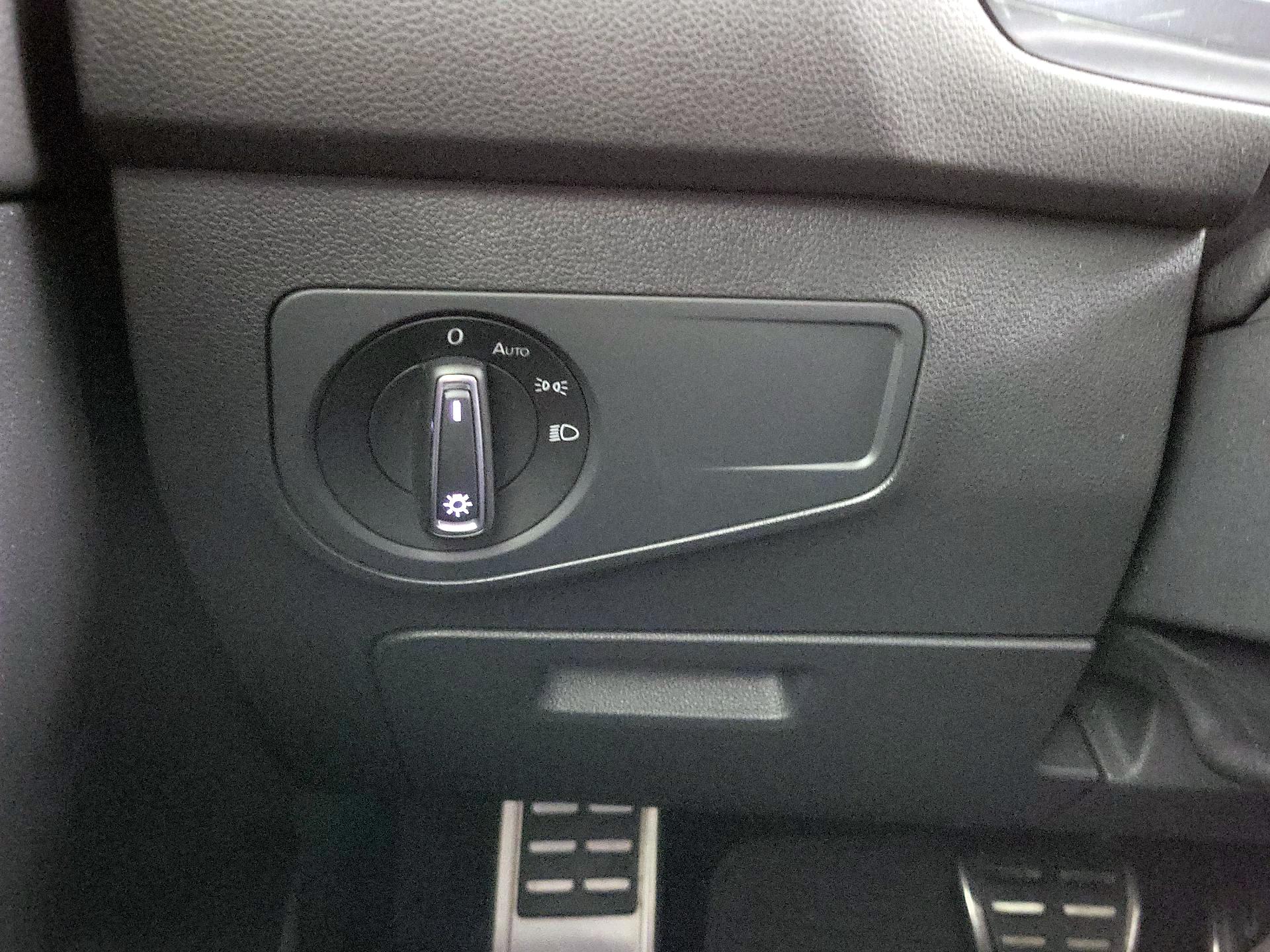 Thumbnail: 2022 Volkswagen Tiguan - 13