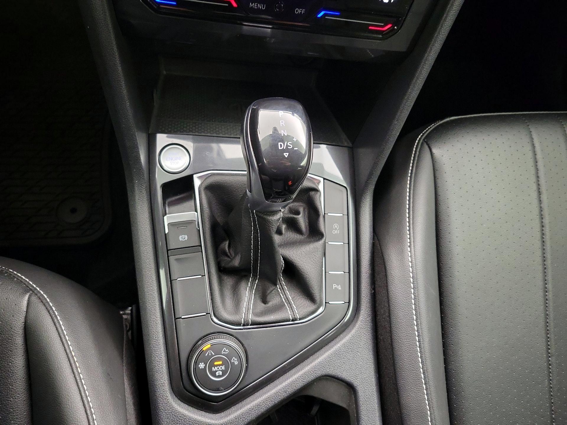 Thumbnail: 2022 Volkswagen Tiguan - 17