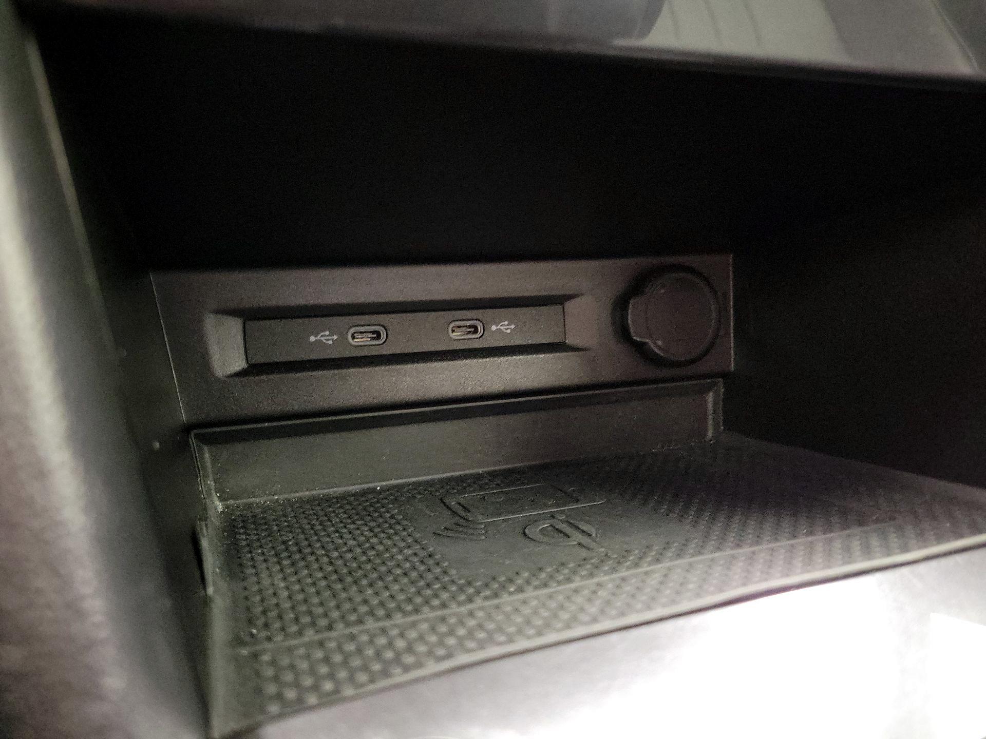 Thumbnail: 2022 Volkswagen Tiguan - 18