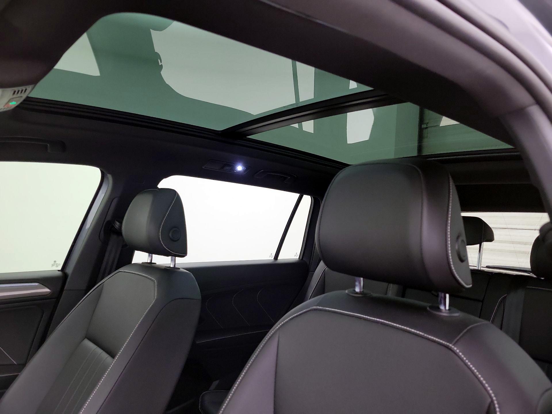 Thumbnail: 2022 Volkswagen Tiguan - 19