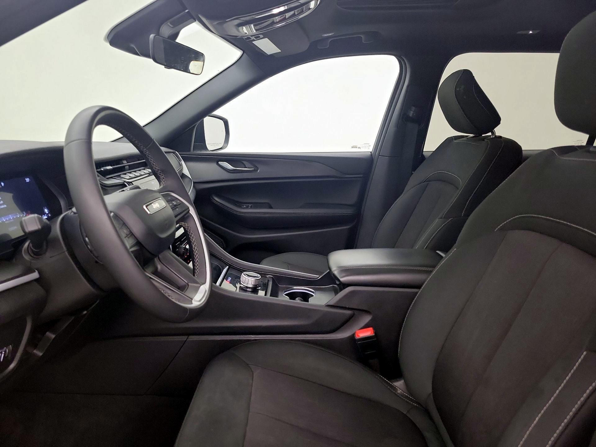 Thumbnail: 2025 Jeep Grand Cherokee L - 11