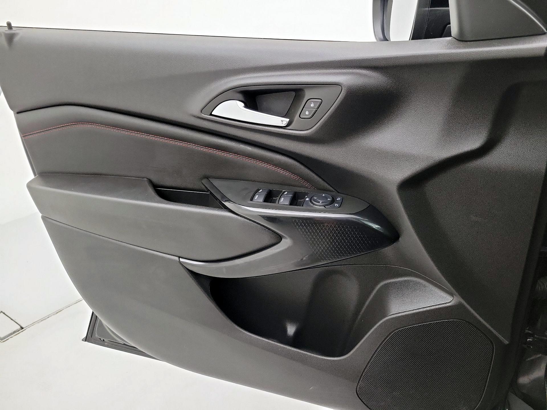 Thumbnail: 2025 Chevrolet Trax - 12