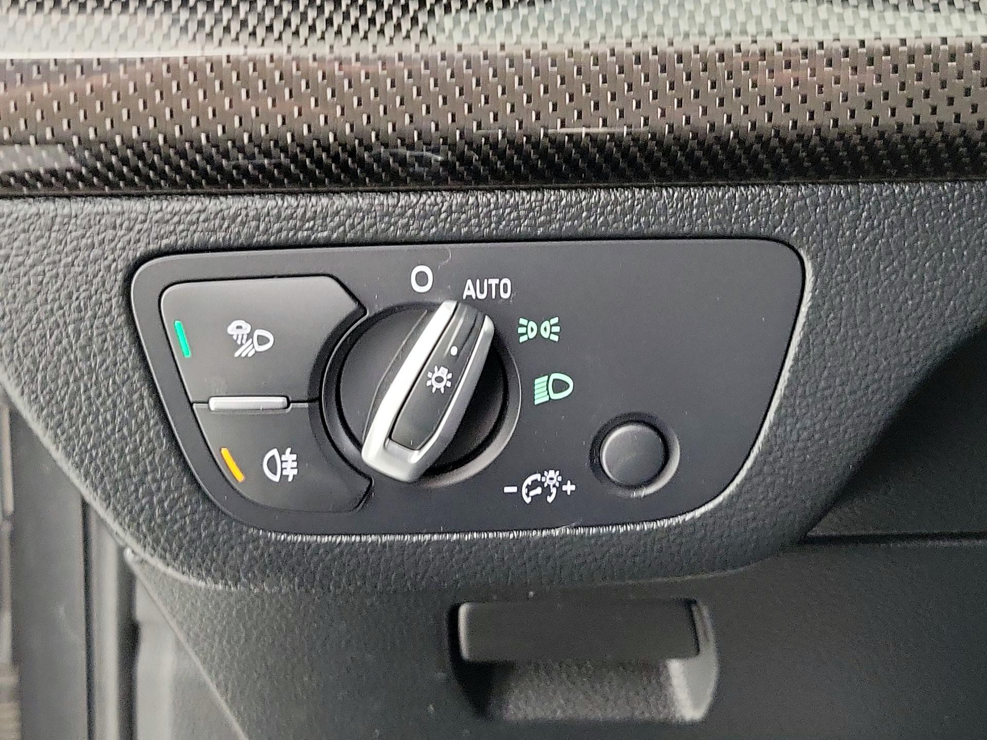 Thumbnail: 2020 Audi SQ5 - 13