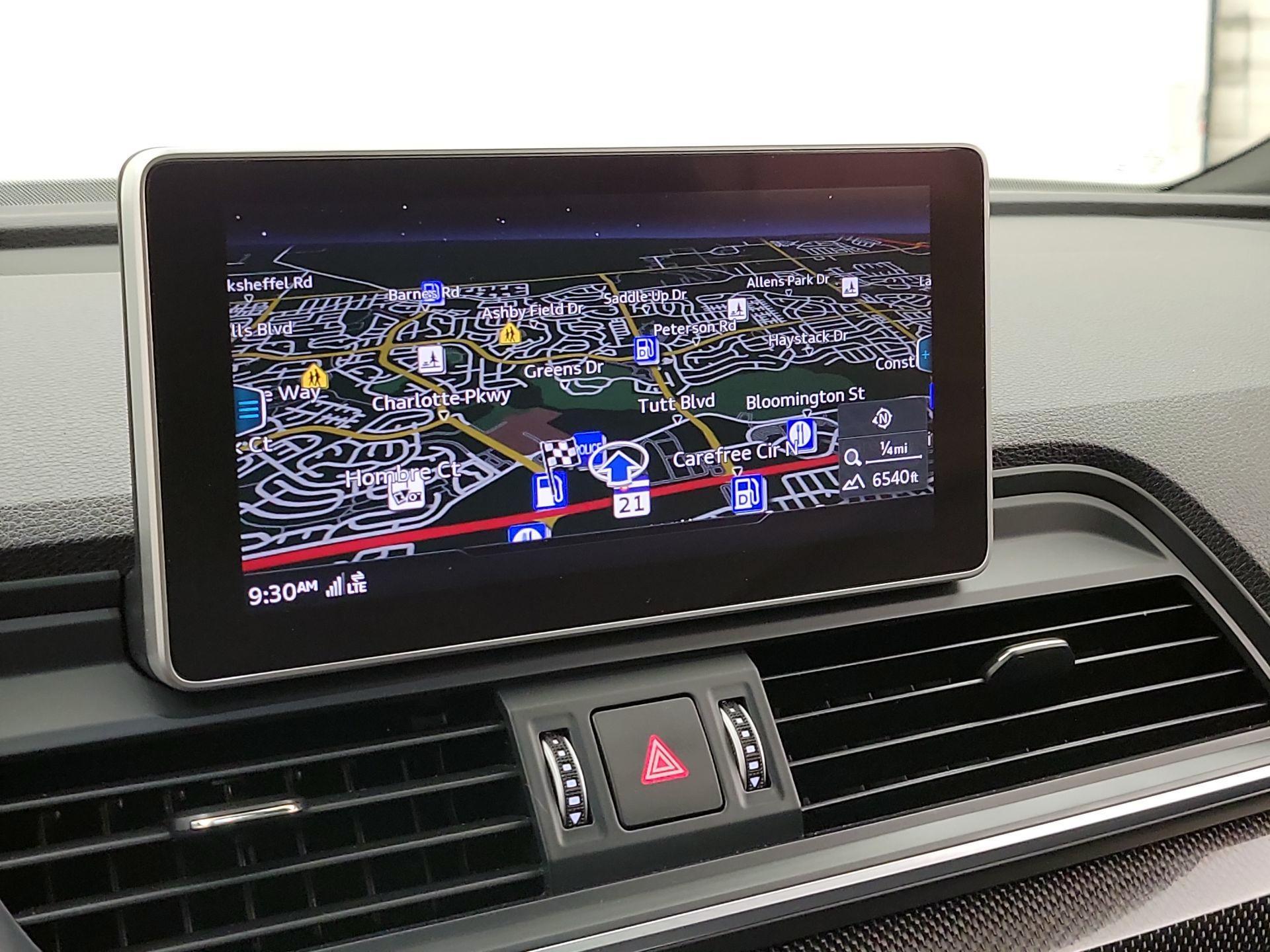 Thumbnail: 2020 Audi SQ5 - 14