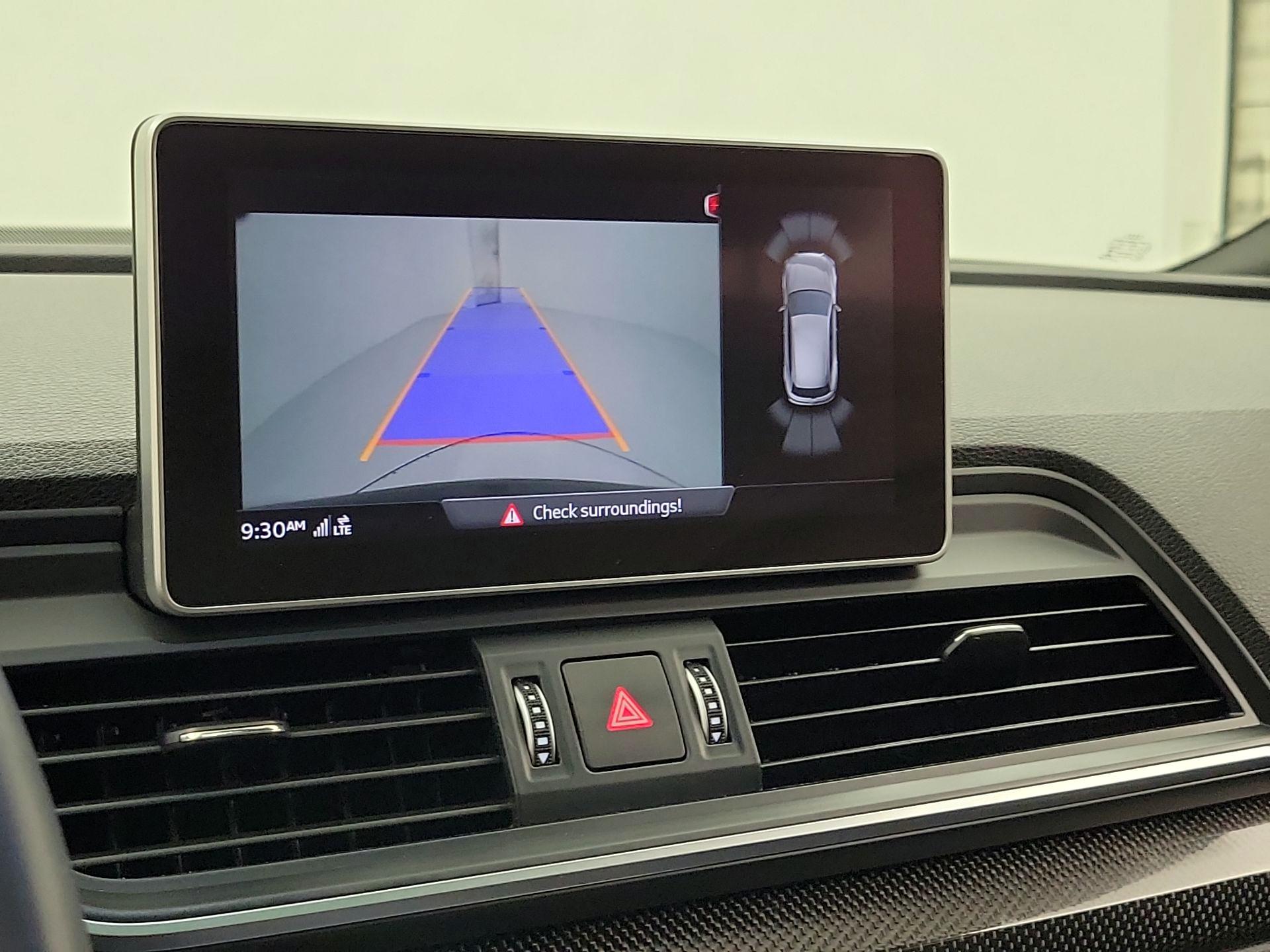 Thumbnail: 2020 Audi SQ5 - 15