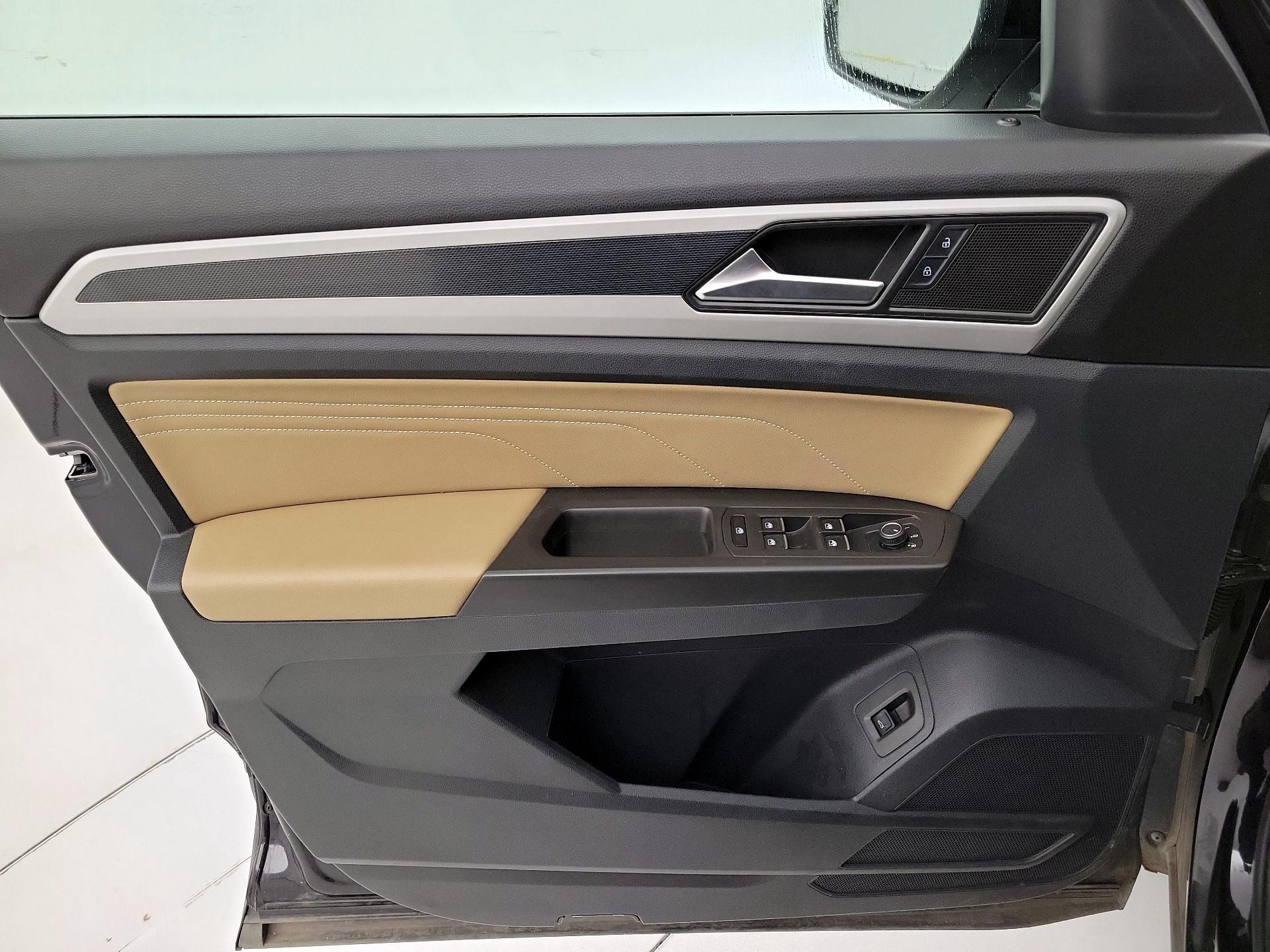 Thumbnail: 2022 Volkswagen Atlas - 12