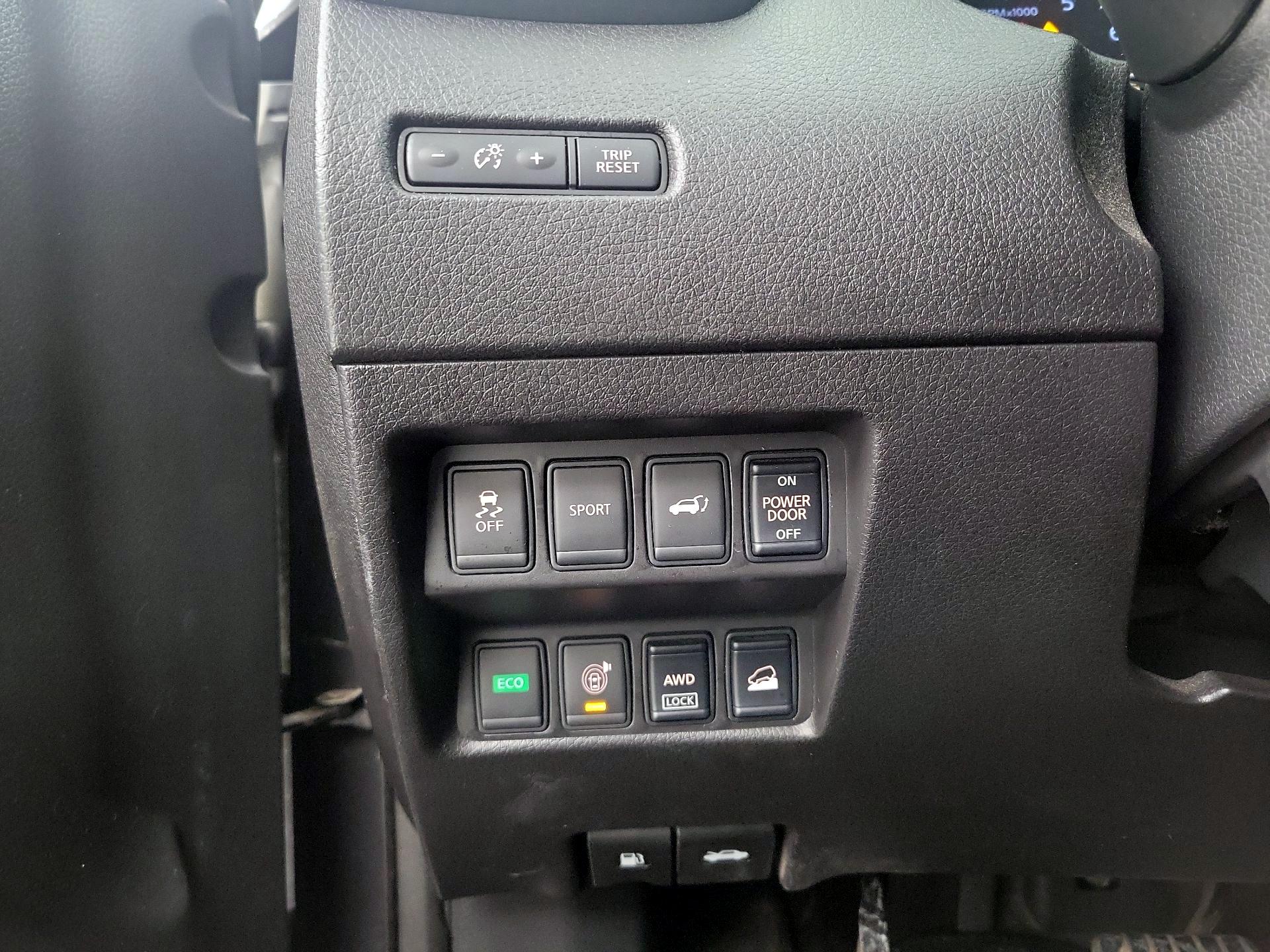 Thumbnail: 2015 Nissan Rogue - 13