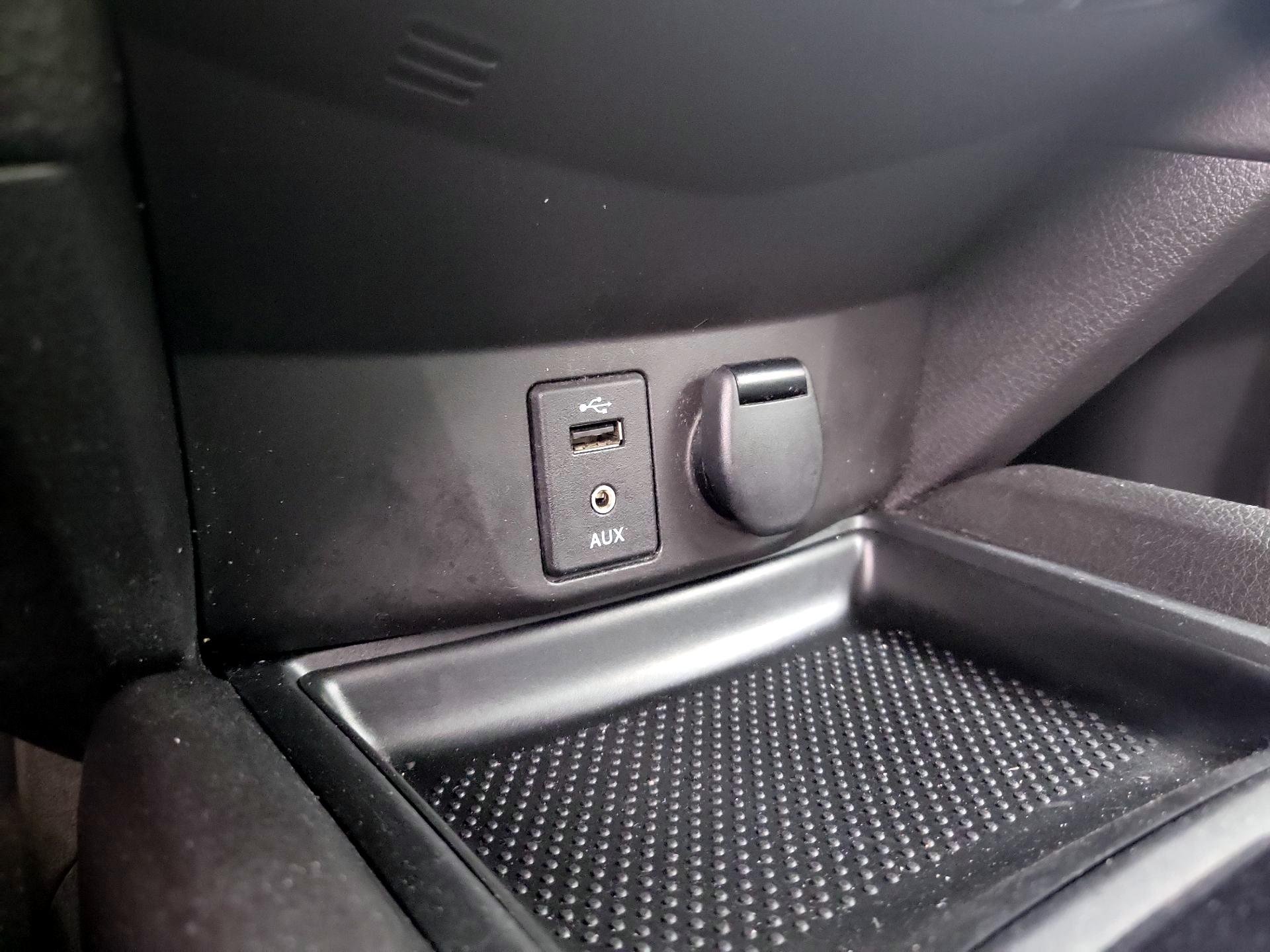 Thumbnail: 2015 Nissan Rogue - 19