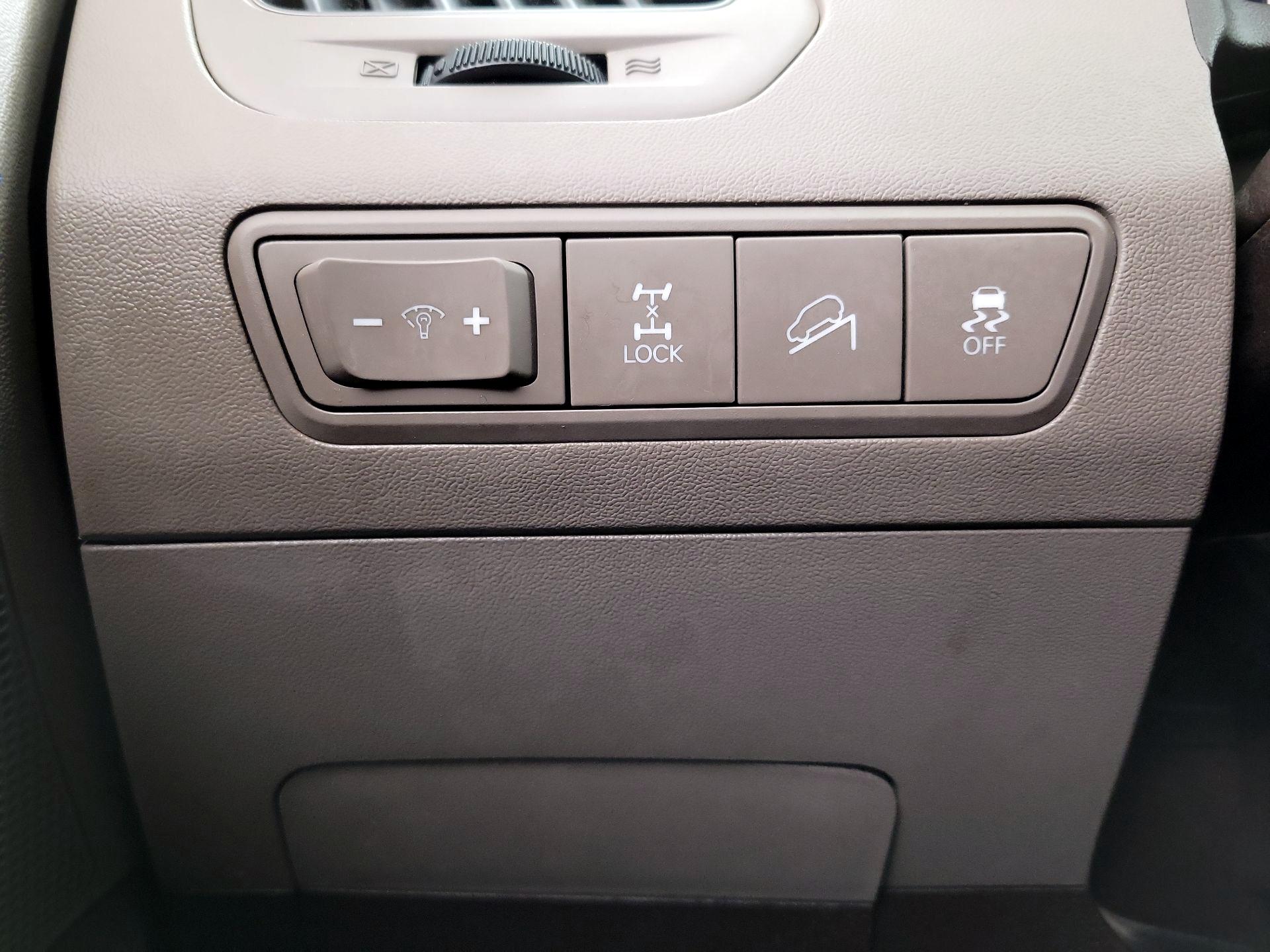 Thumbnail: 2015 Hyundai Tucson - 13