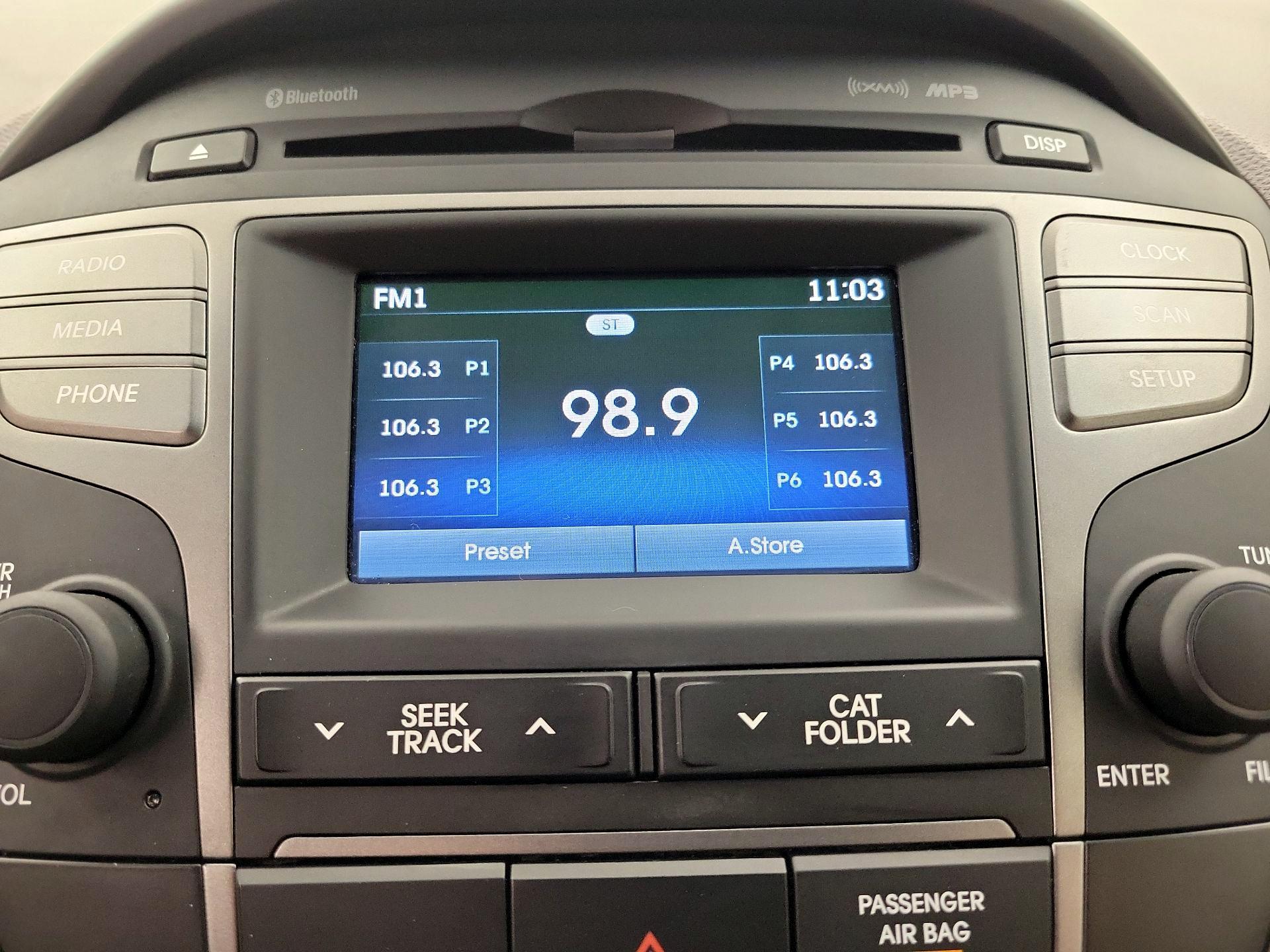 Thumbnail: 2015 Hyundai Tucson - 15