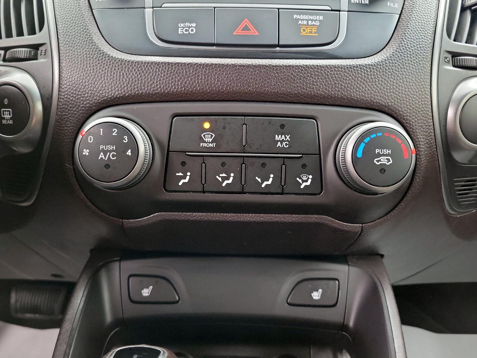 Thumbnail: 2015 Hyundai Tucson - 16