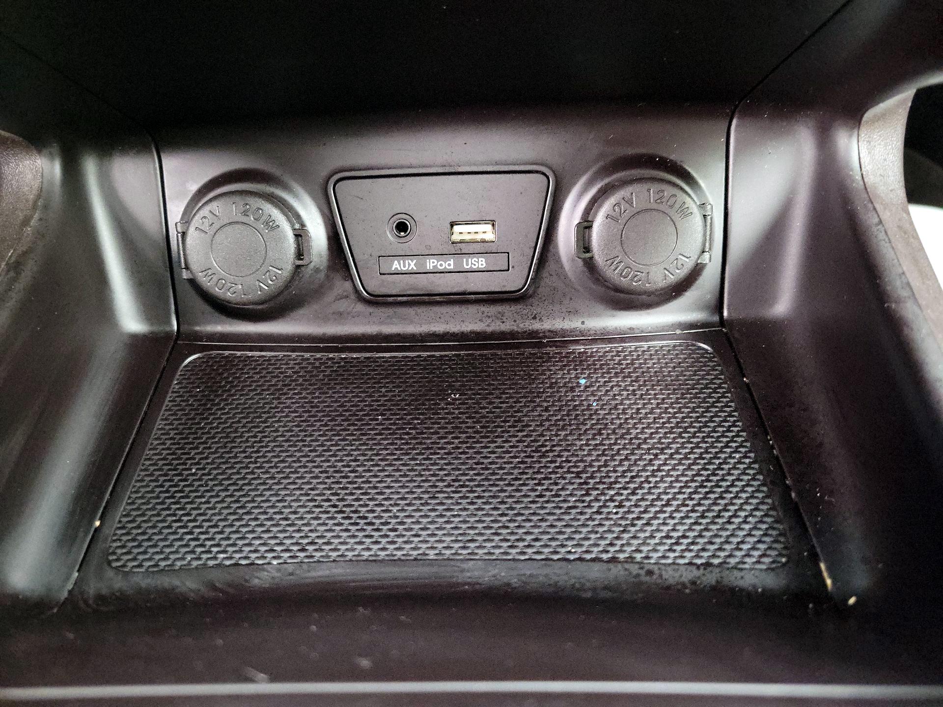 Thumbnail: 2015 Hyundai Tucson - 18