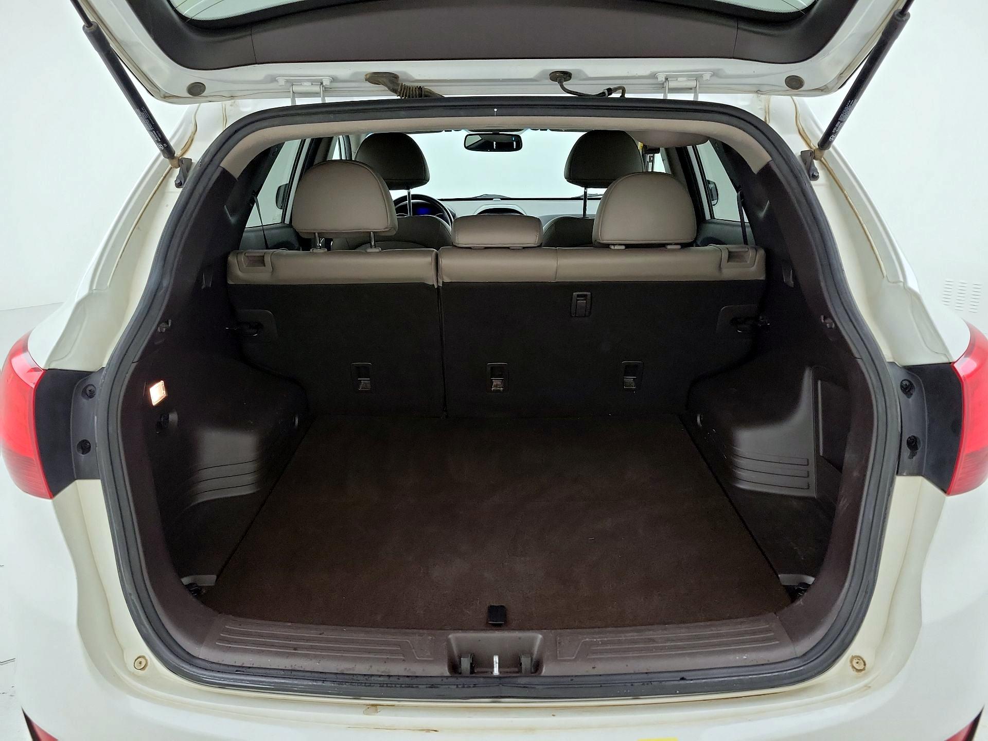 Thumbnail: 2015 Hyundai Tucson - 20