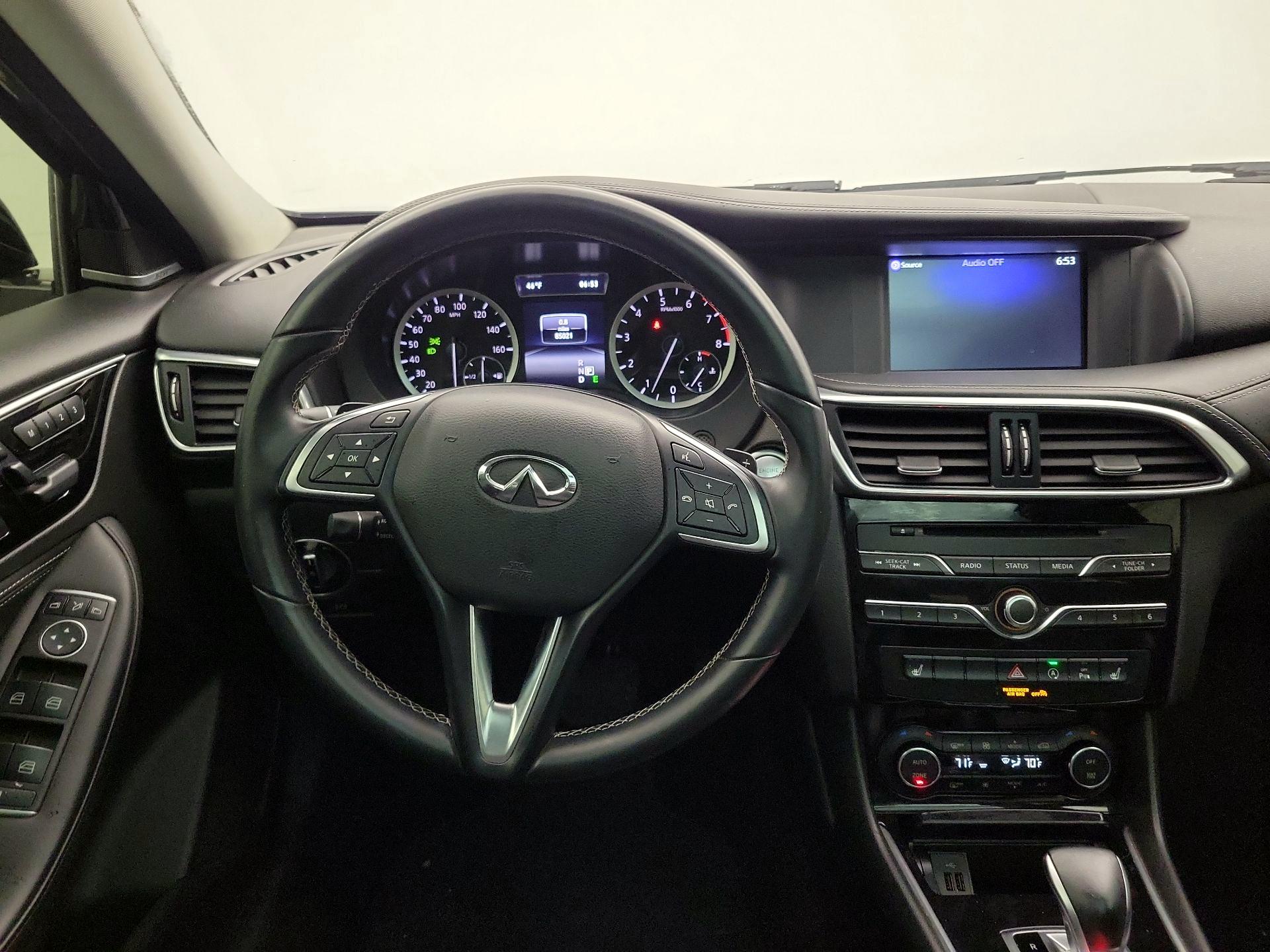 Thumbnail: 2017 INFINITI QX30 - 10