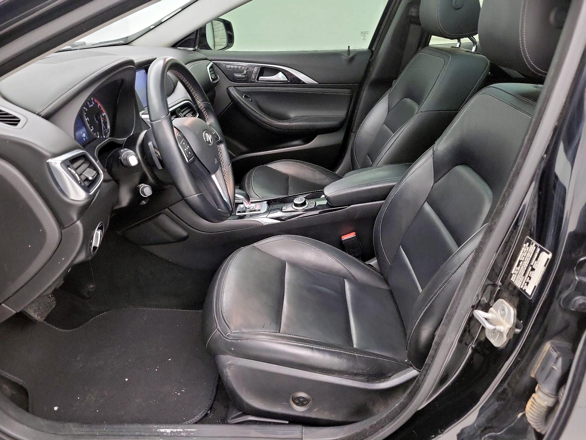 Thumbnail: 2017 INFINITI QX30 - 11