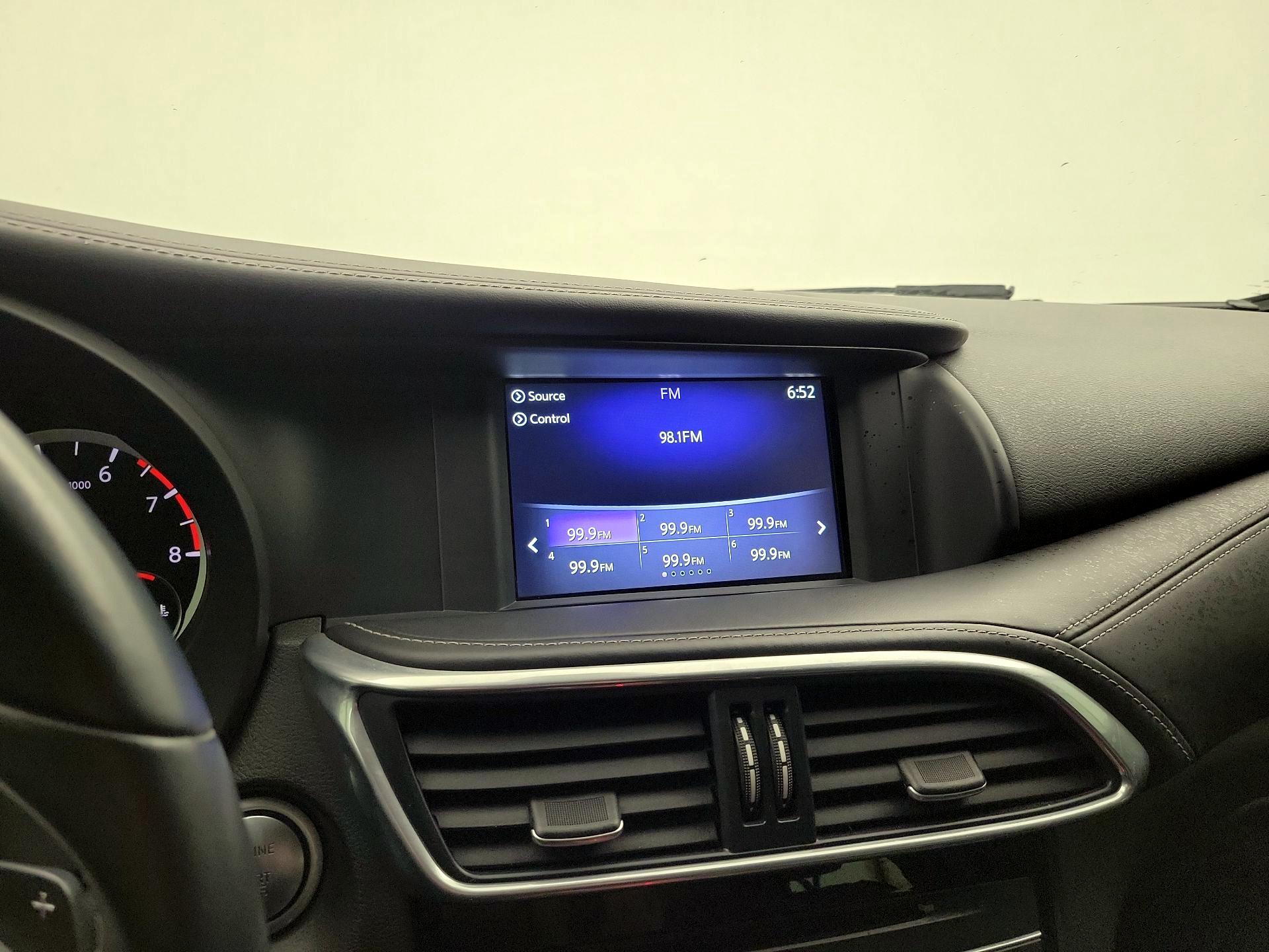 Thumbnail: 2017 INFINITI QX30 - 15