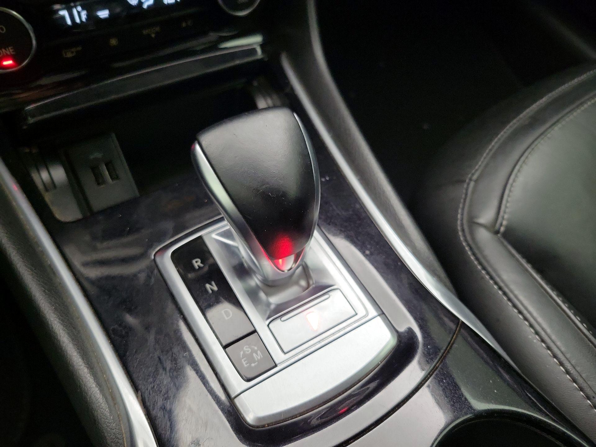 Thumbnail: 2017 INFINITI QX30 - 17