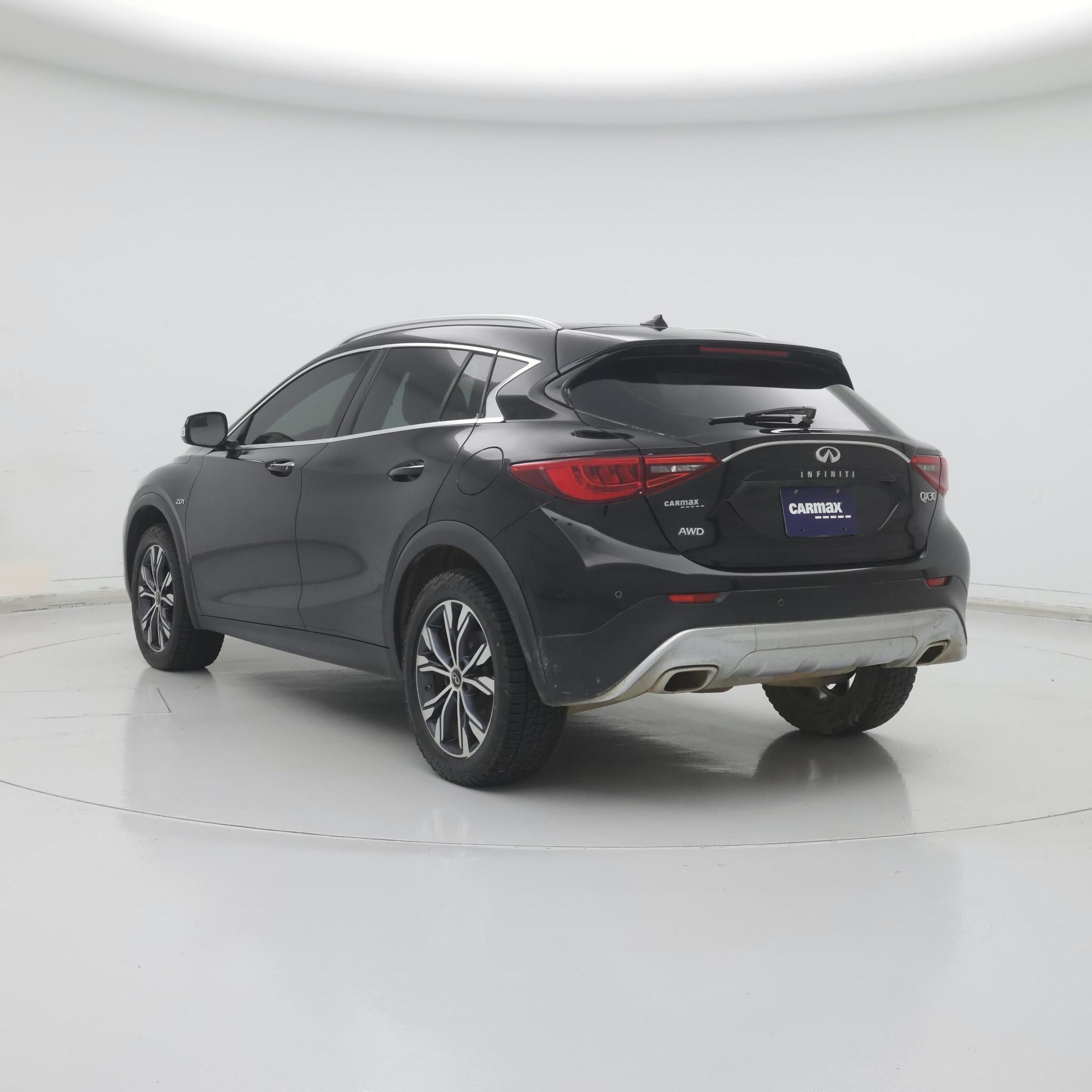 Thumbnail: 2017 INFINITI QX30 - 2