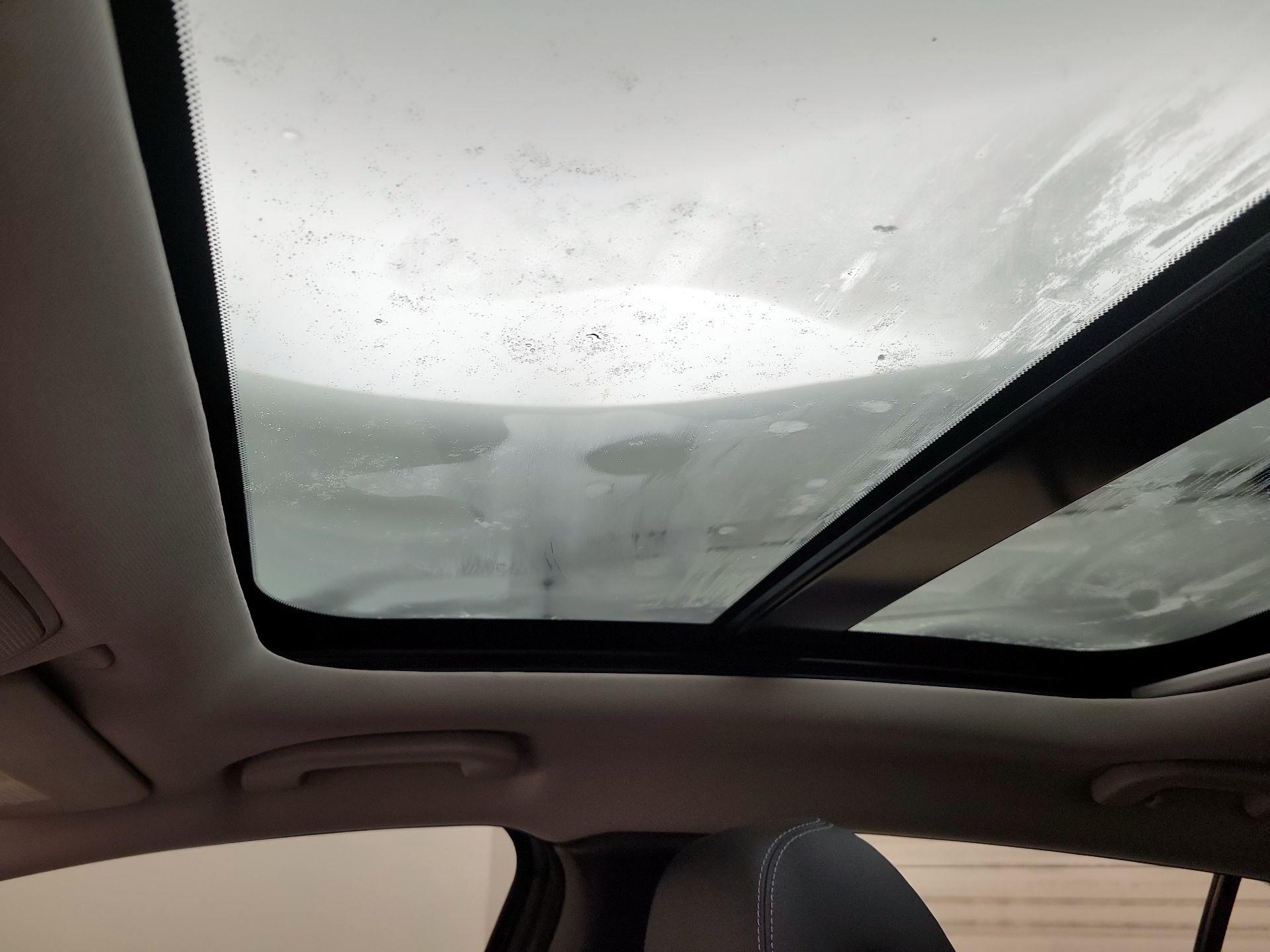 Thumbnail: 2017 INFINITI QX30 - 19