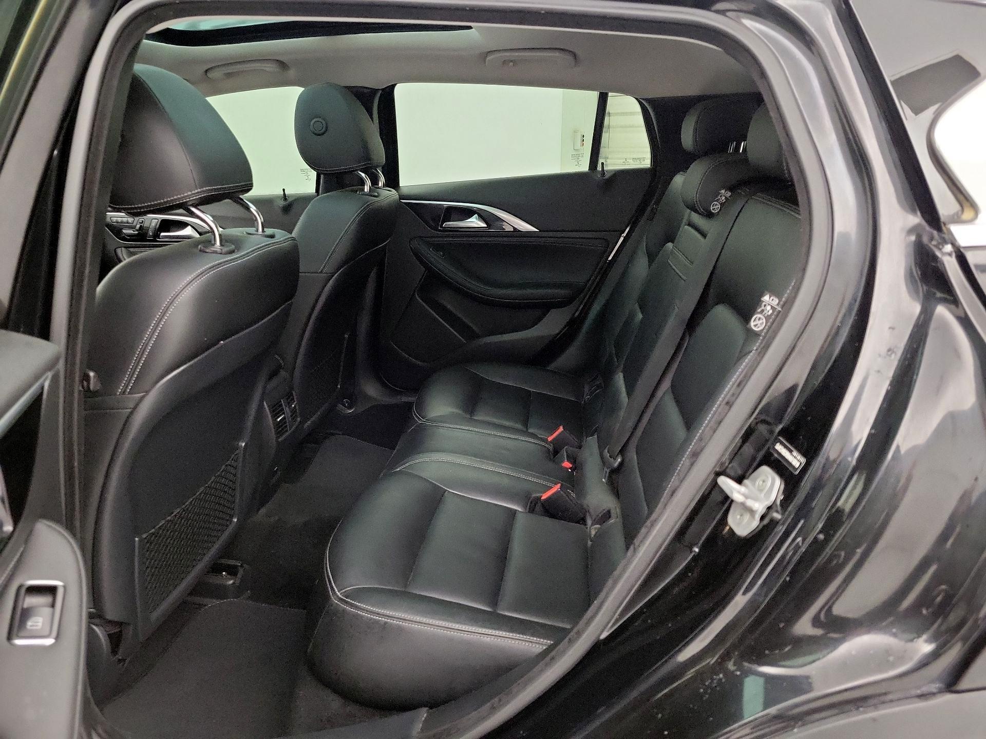 Thumbnail: 2017 INFINITI QX30 - 20