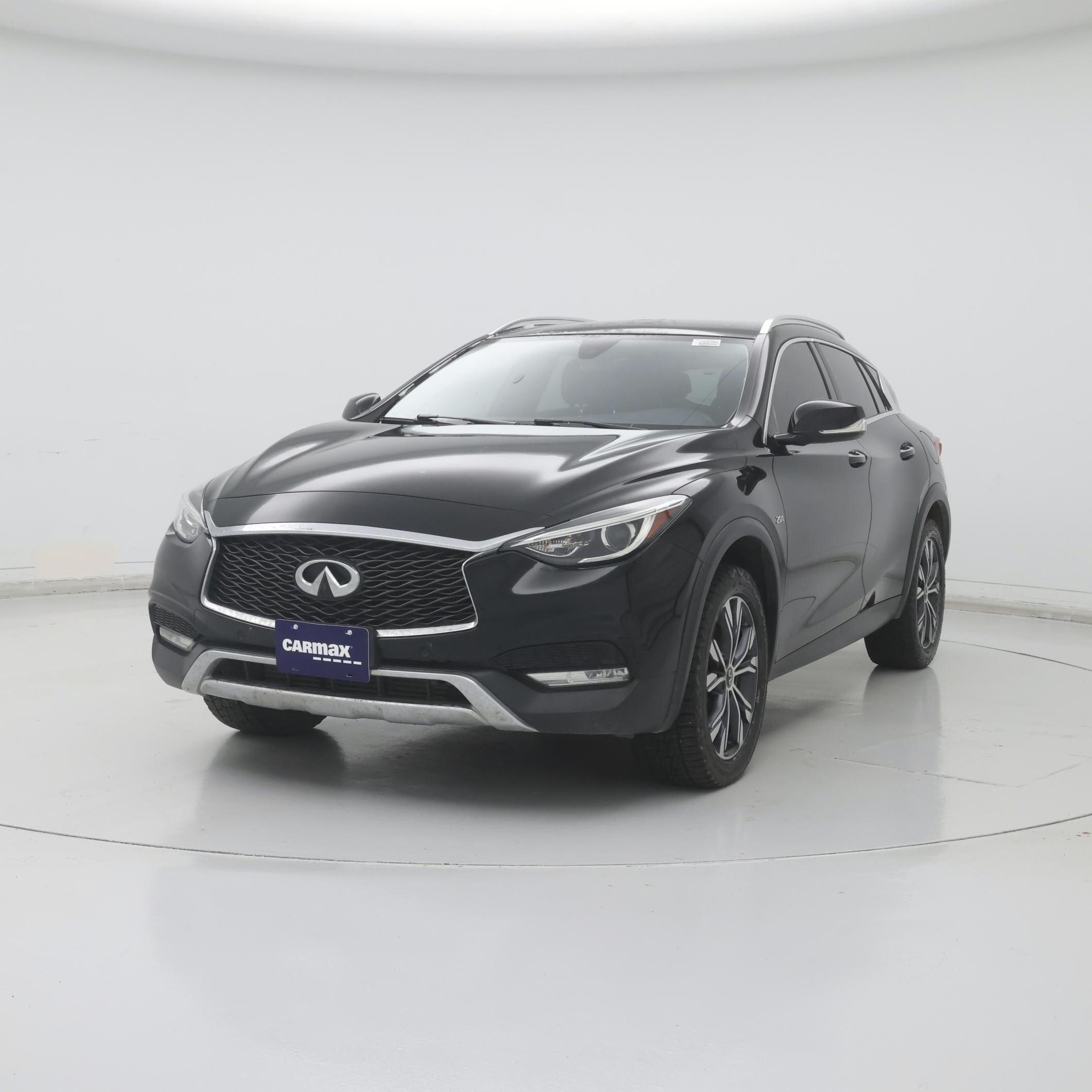 Thumbnail: 2017 INFINITI QX30 - 4