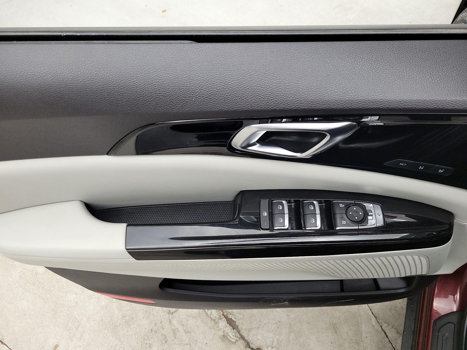 Thumbnail: 2022 Kia Carnival - 12