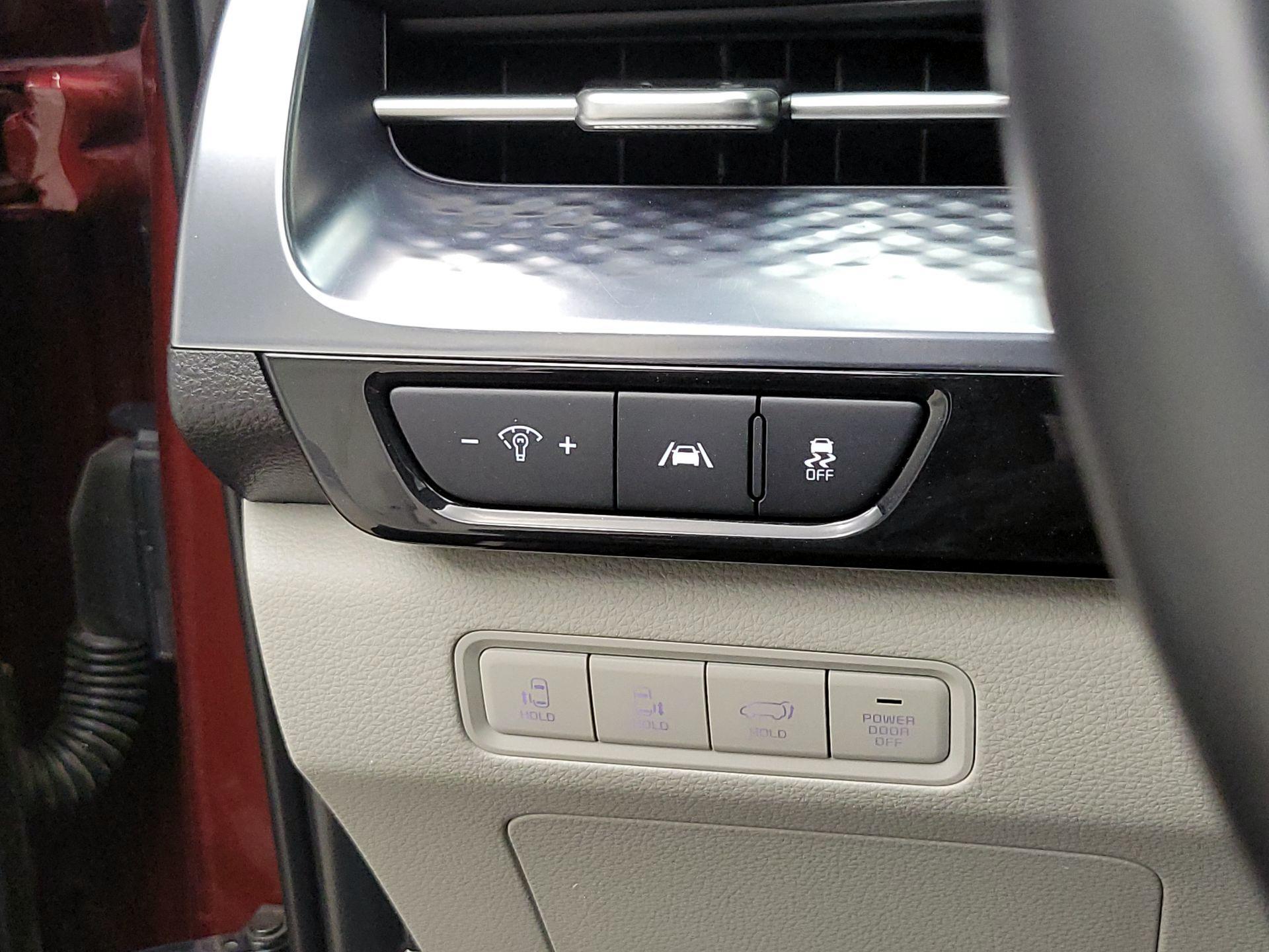 Thumbnail: 2022 Kia Carnival - 13