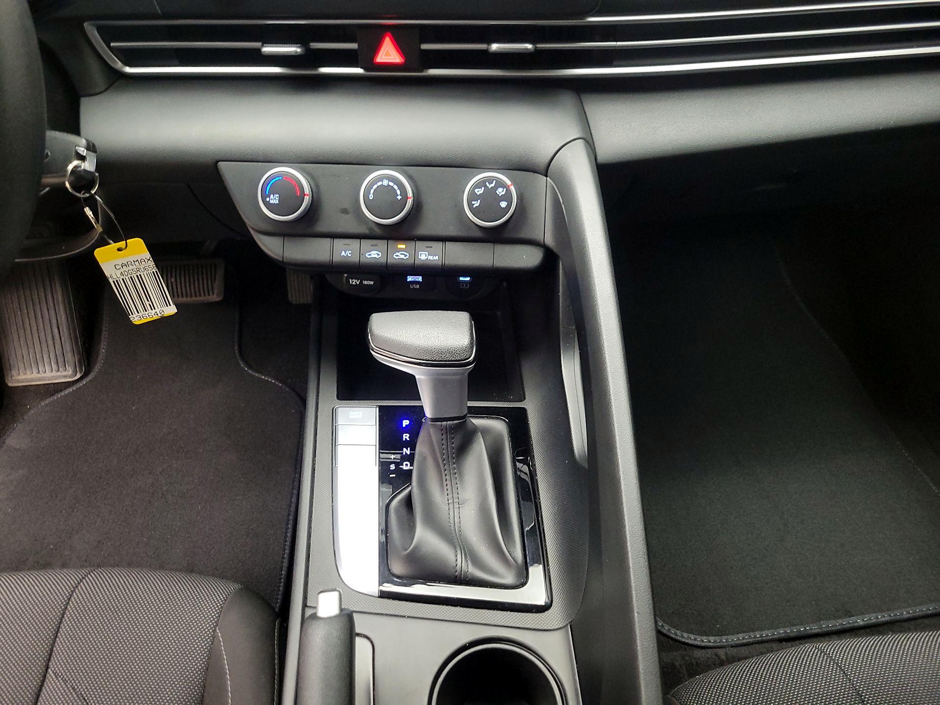 Thumbnail: 2024 Hyundai Elantra - 17