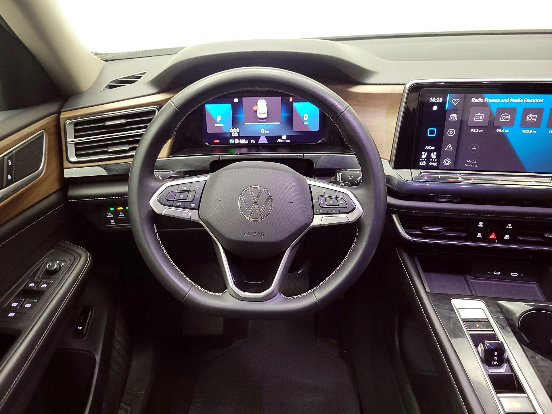 Thumbnail: 2024 Volkswagen Atlas - 10