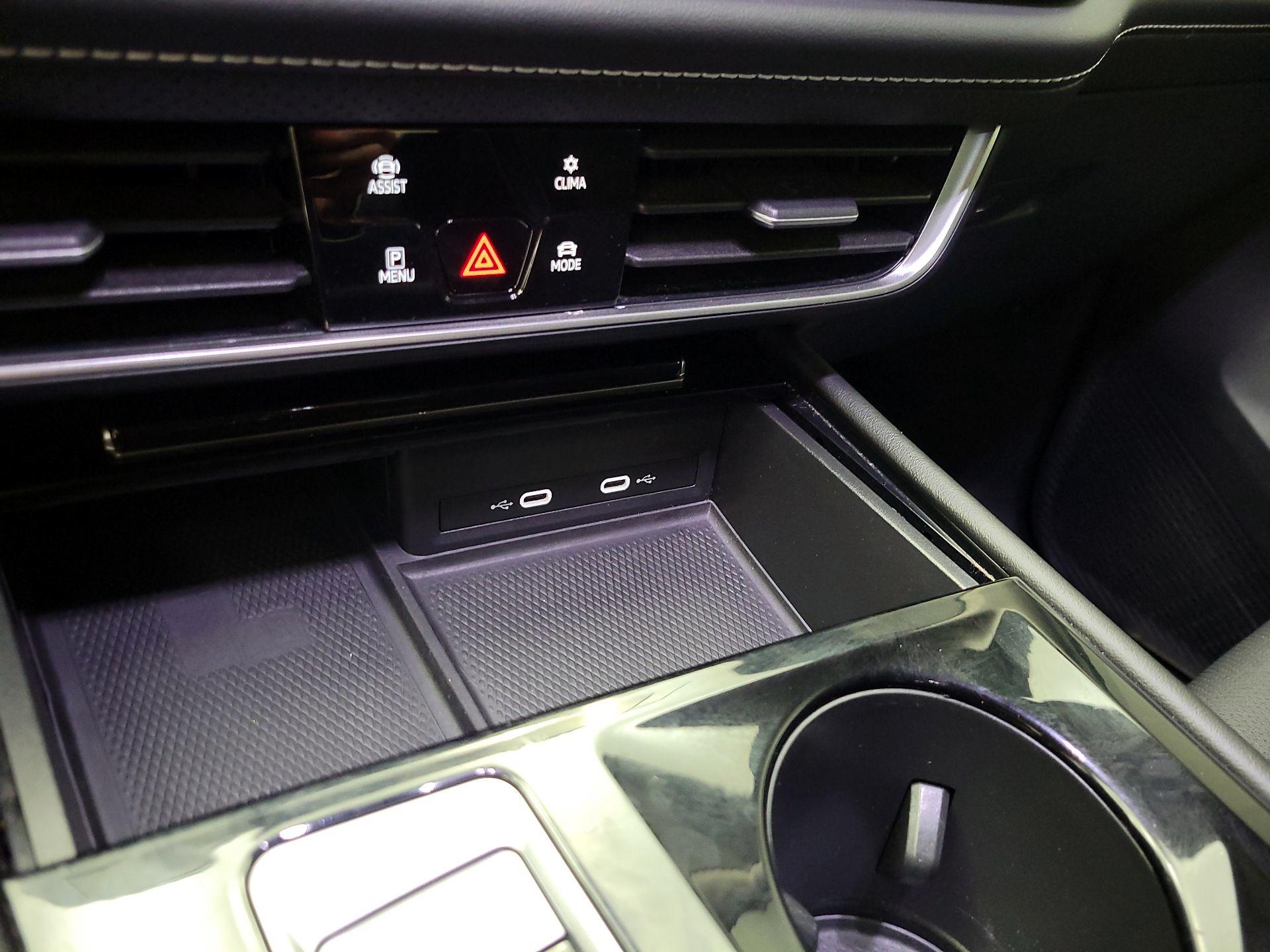 Thumbnail: 2024 Volkswagen Atlas - 18