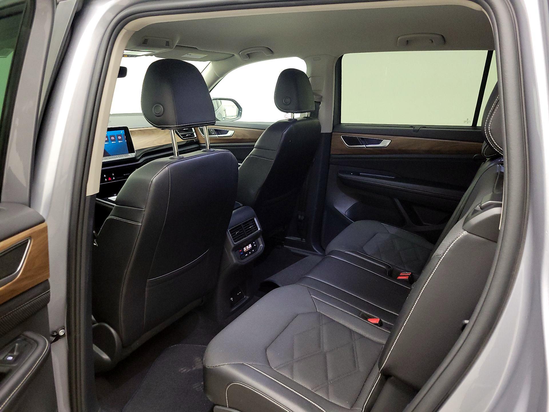 Thumbnail: 2024 Volkswagen Atlas - 19