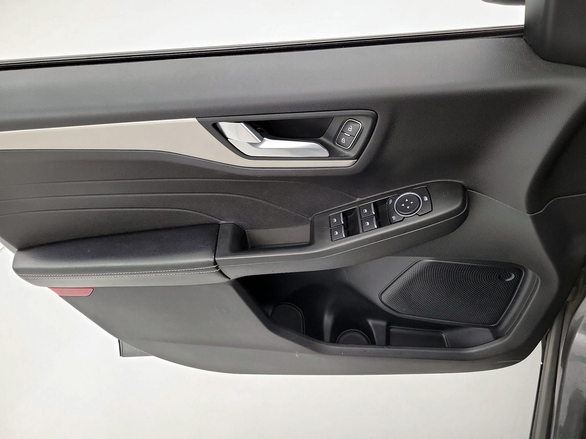 Thumbnail: 2021 Ford Escape - 12