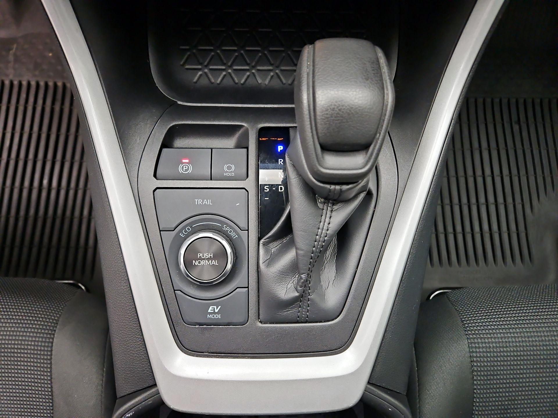 Thumbnail: 2024 Toyota RAV4 - 17