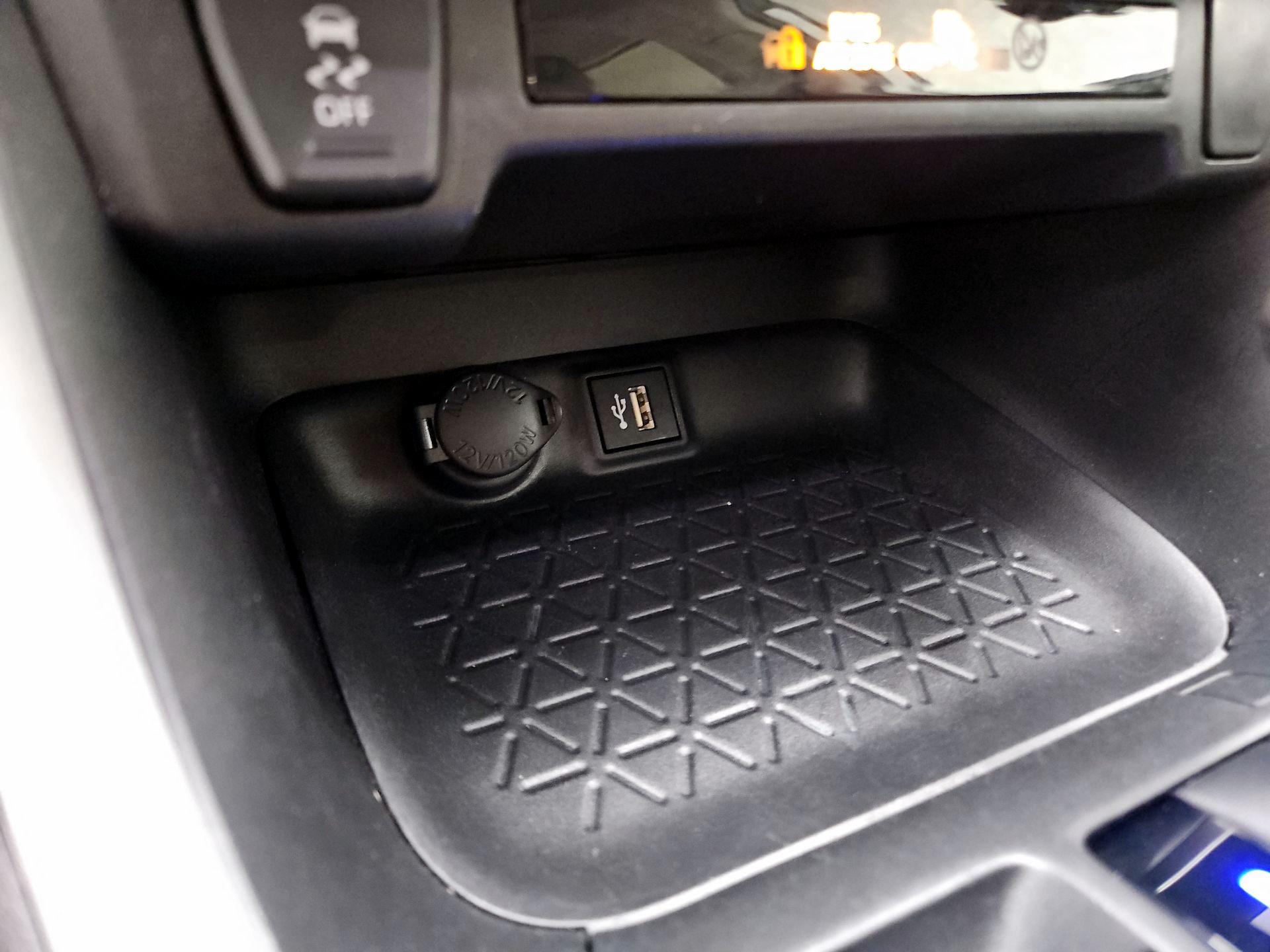 Thumbnail: 2024 Toyota RAV4 - 18