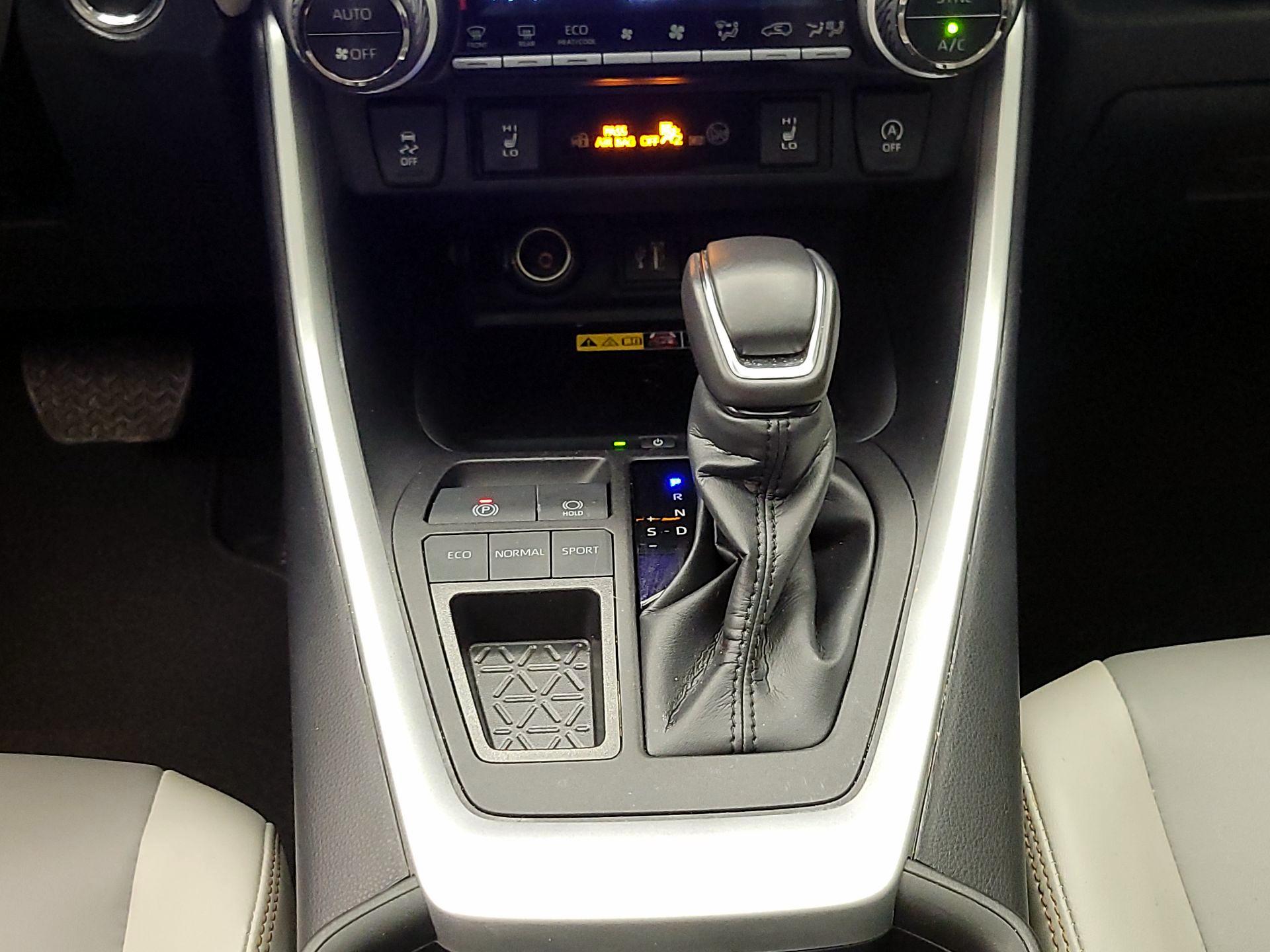 Thumbnail: 2024 Toyota RAV4 - 18