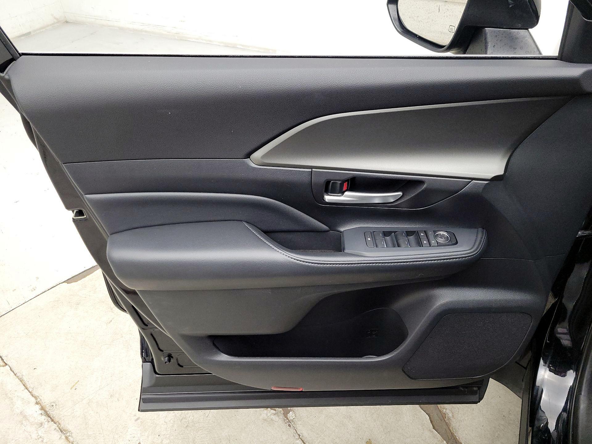 Thumbnail: 2025 Toyota Grand Highlander - 12