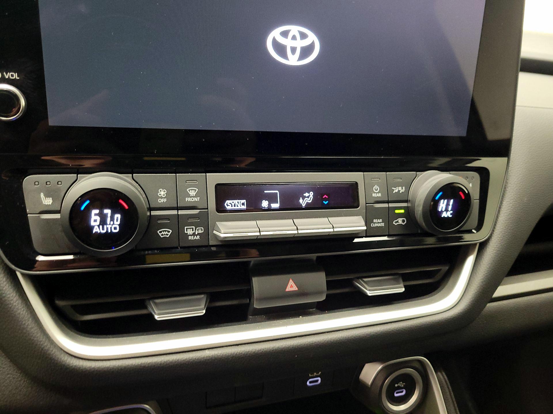 Thumbnail: 2025 Toyota Grand Highlander - 16