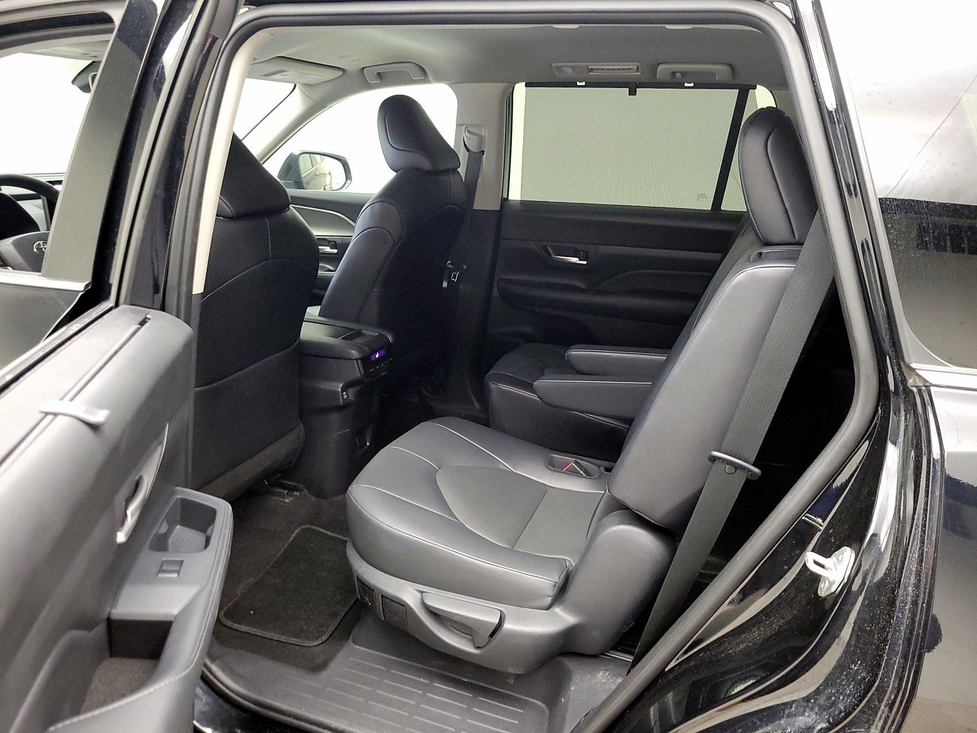 Thumbnail: 2025 Toyota Grand Highlander - 19