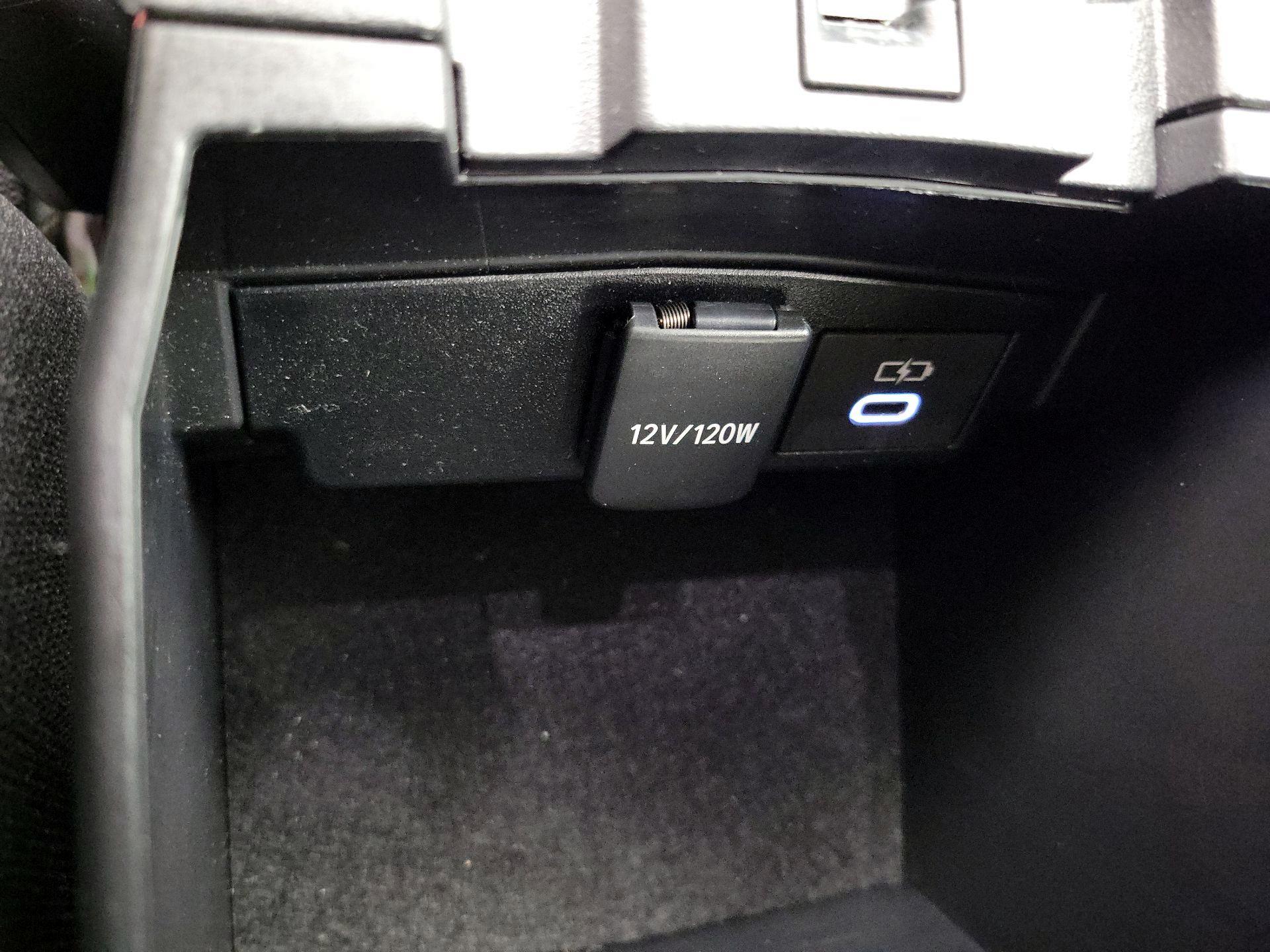 Thumbnail: 2025 Toyota Corolla - 18