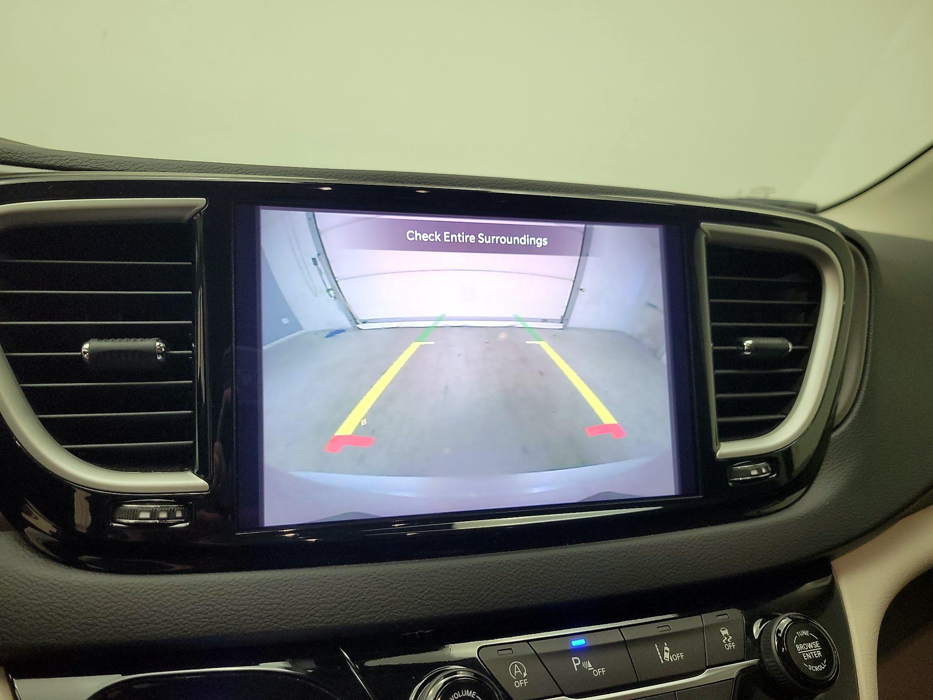 Thumbnail: 2023 Chrysler Pacifica - 14