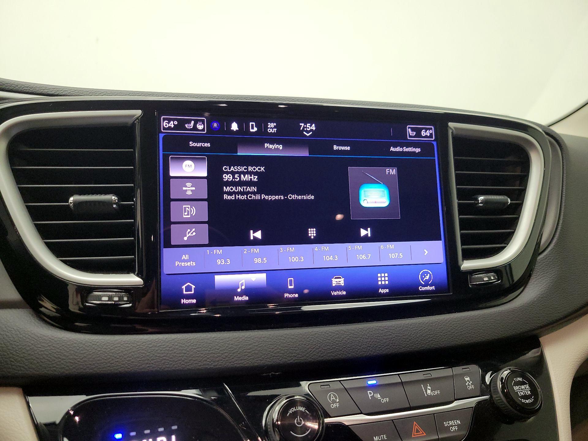 Thumbnail: 2023 Chrysler Pacifica - 15