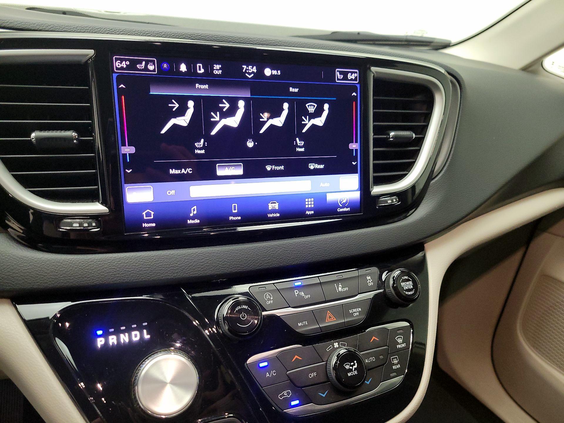 Thumbnail: 2023 Chrysler Pacifica - 16