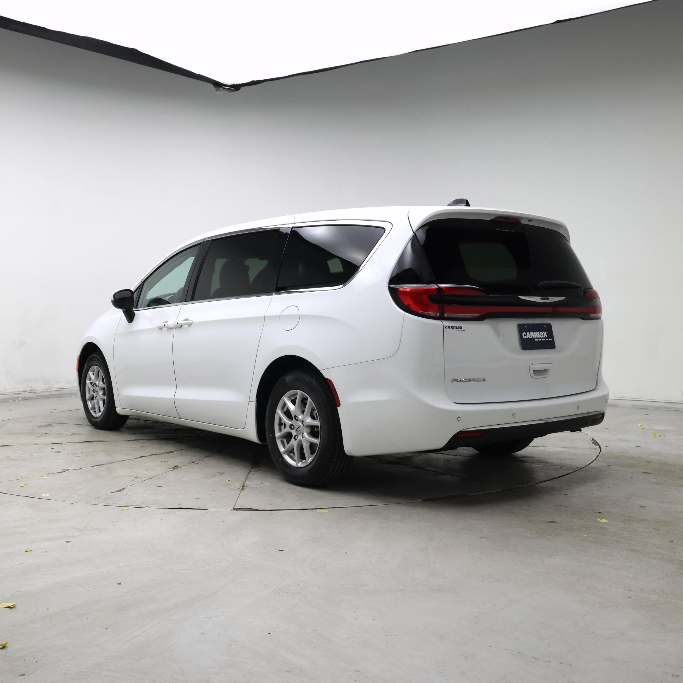 Thumbnail: 2023 Chrysler Pacifica - 2