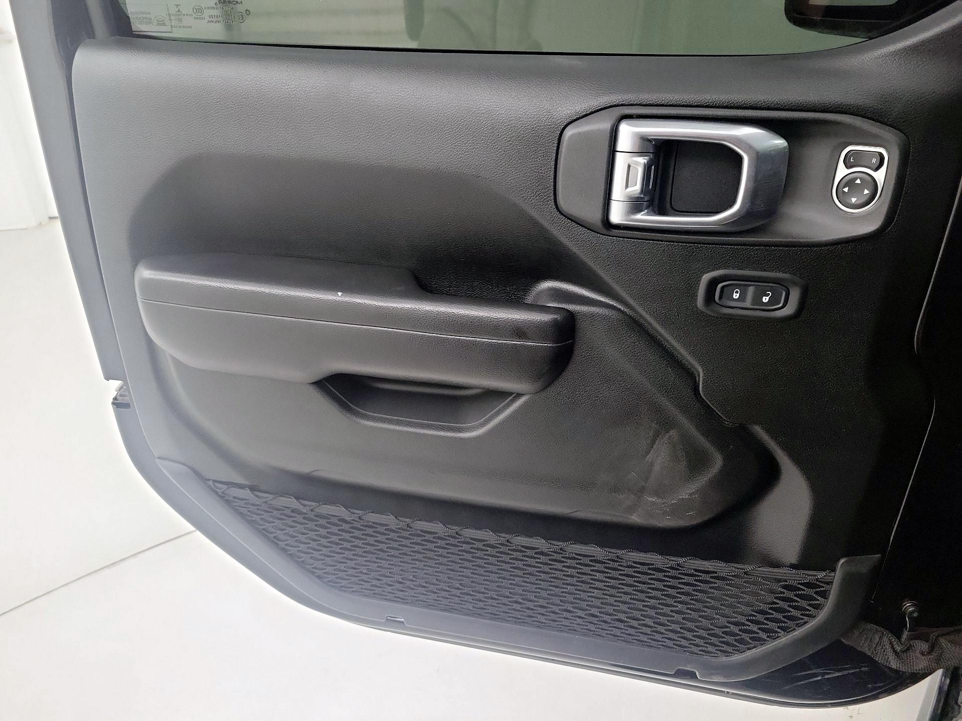 Thumbnail: 2020 Jeep Gladiator - 12