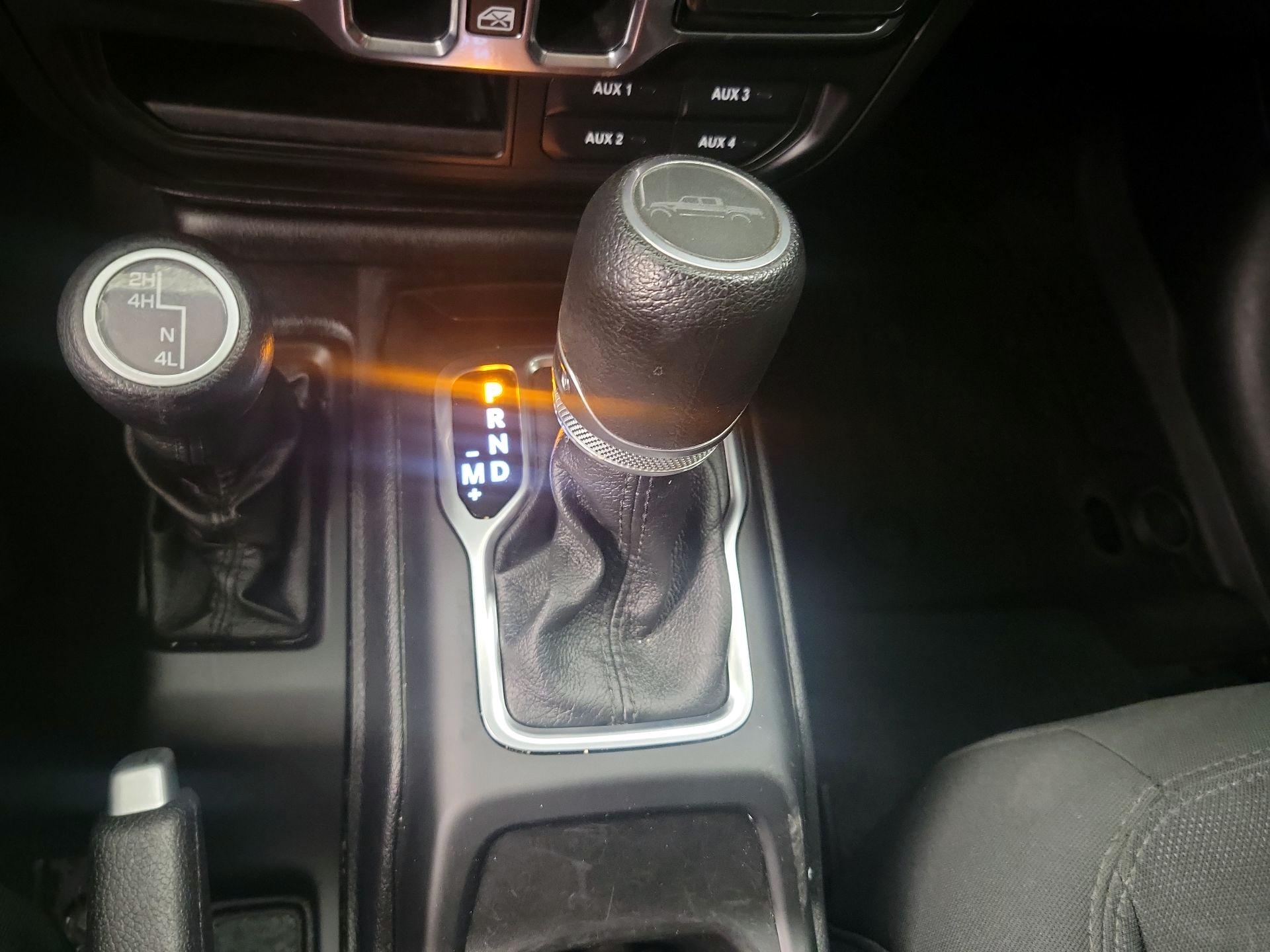 Thumbnail: 2020 Jeep Gladiator - 18