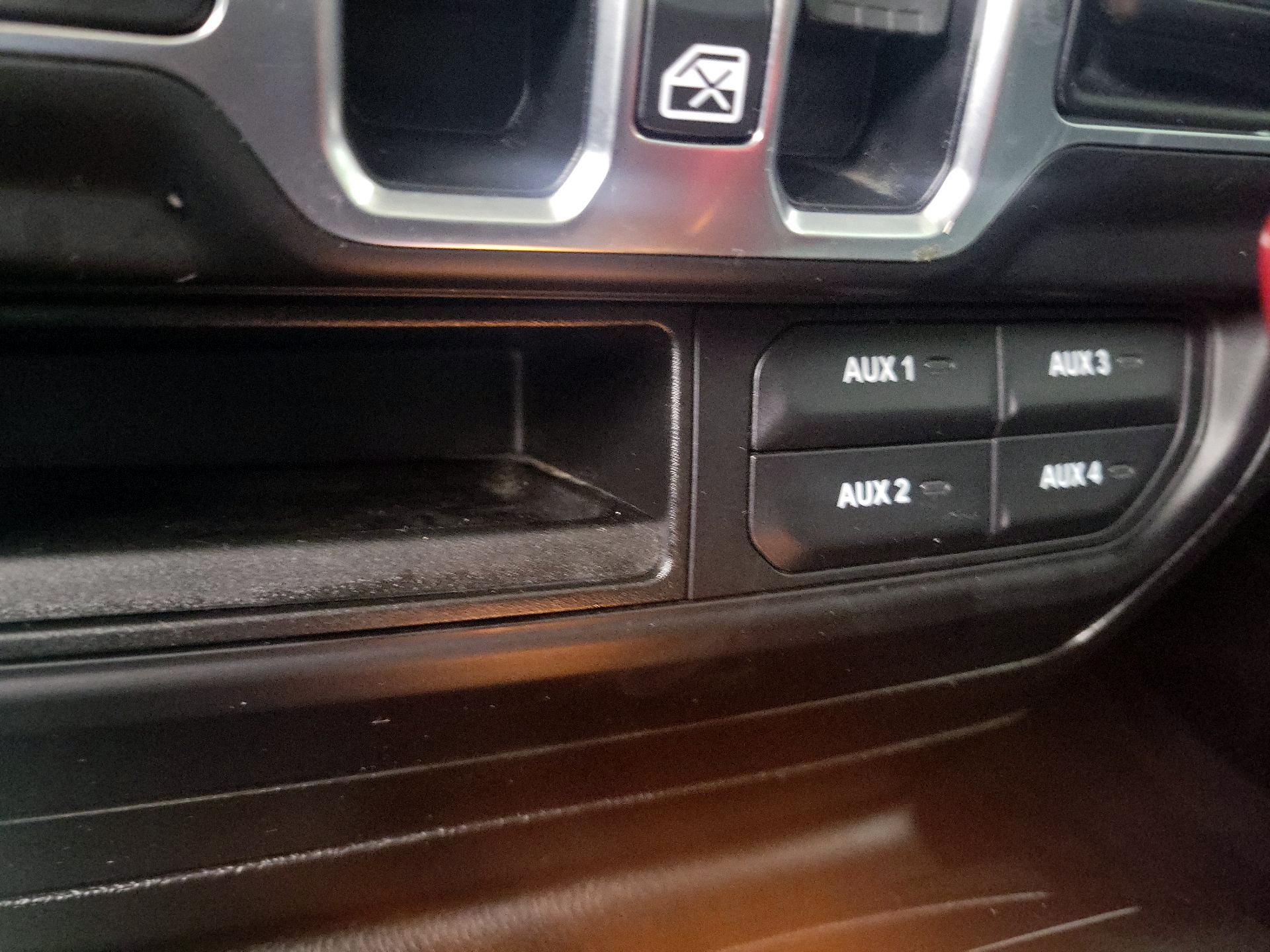 Thumbnail: 2020 Jeep Gladiator - 19