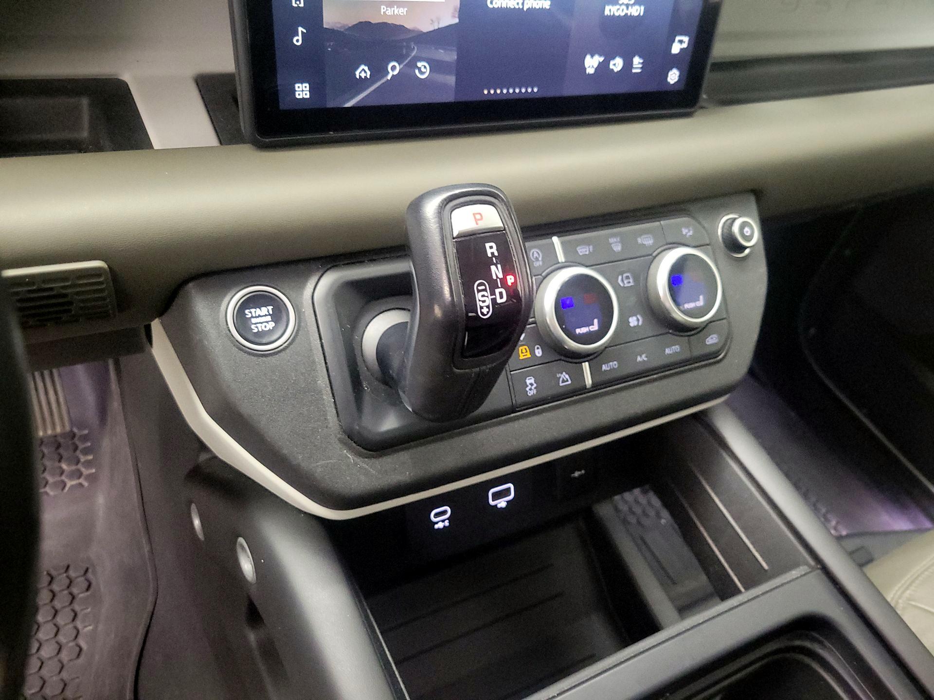 Thumbnail: 2020 Land Rover Defender - 18