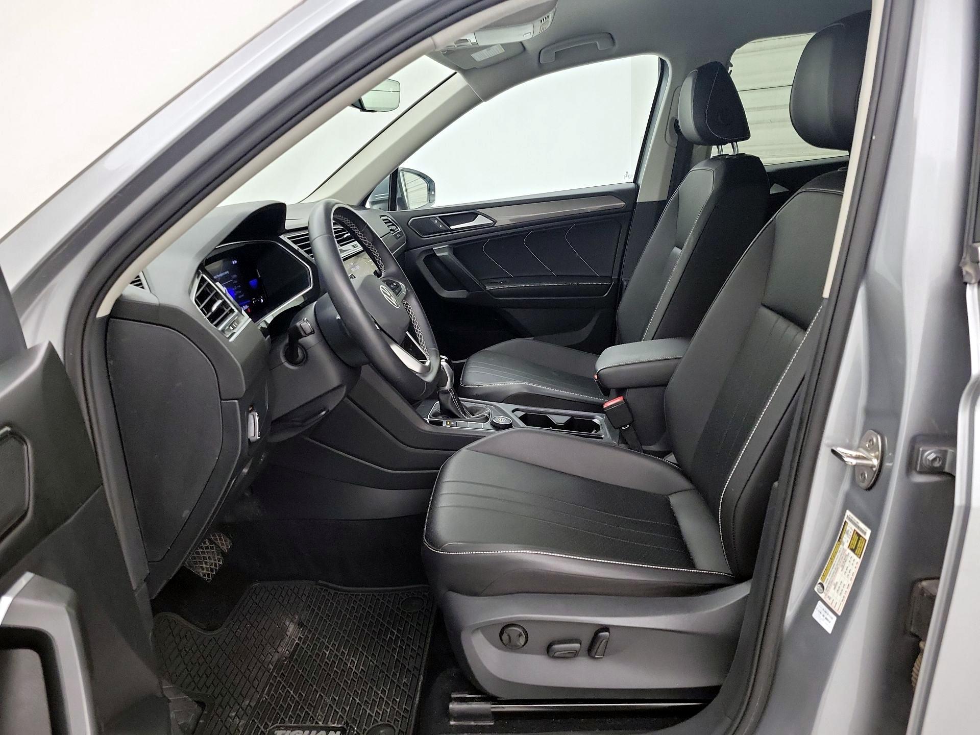 Thumbnail: 2022 Volkswagen Tiguan - 11