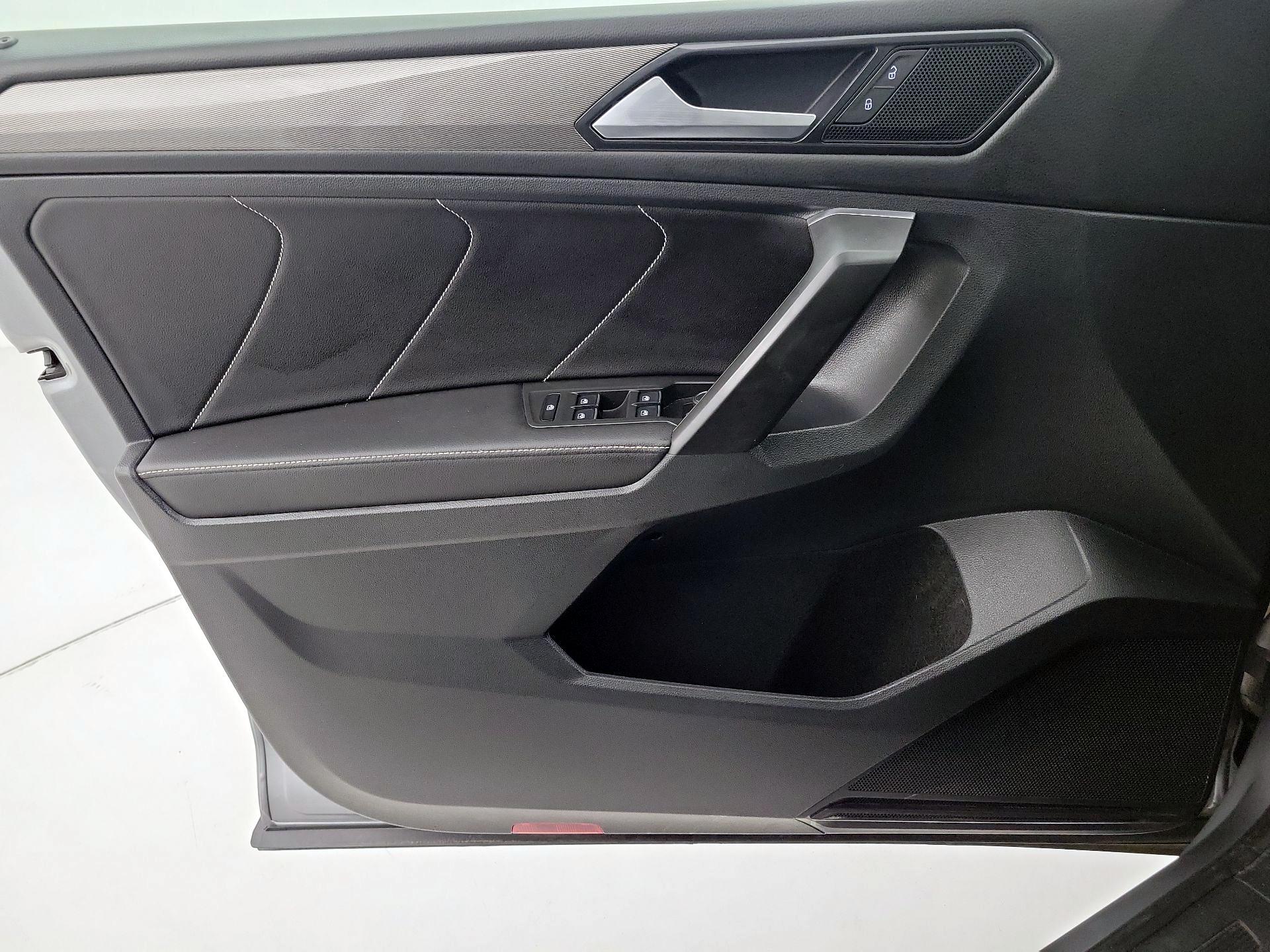 Thumbnail: 2022 Volkswagen Tiguan - 12