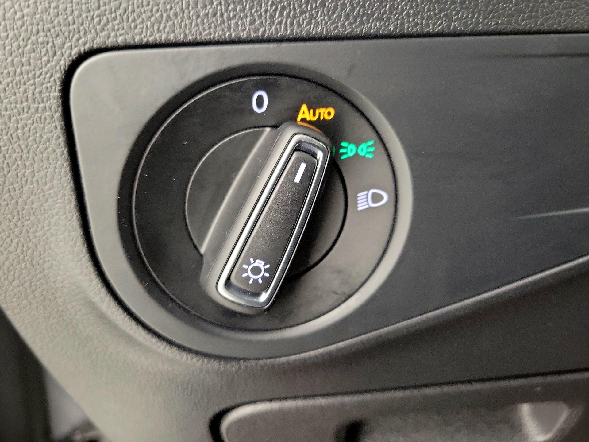 Thumbnail: 2022 Volkswagen Tiguan - 13